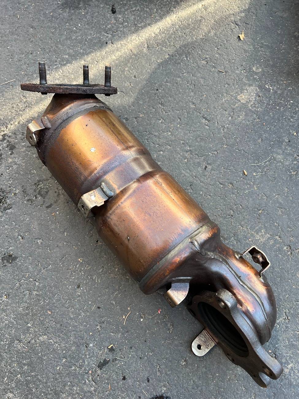 11th Gen Honda Civic 2022 CIVIC SI OEM CAT AND FRONT PIPE IMG_8069