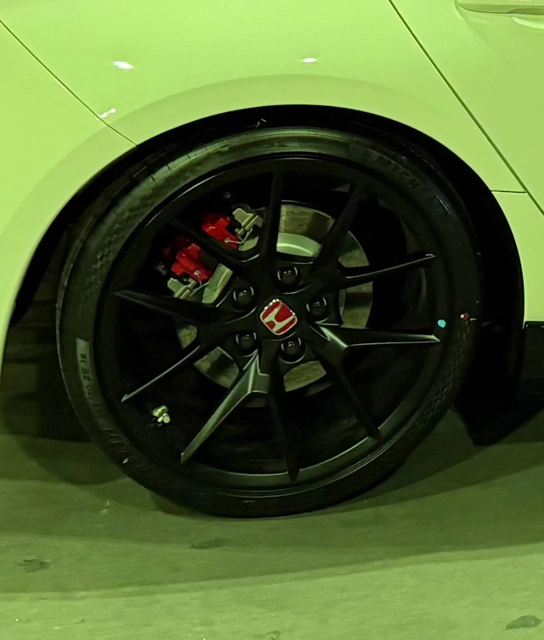 11th Gen Honda Civic FS: OEM wheels/tires FL5 type r IMG_9633