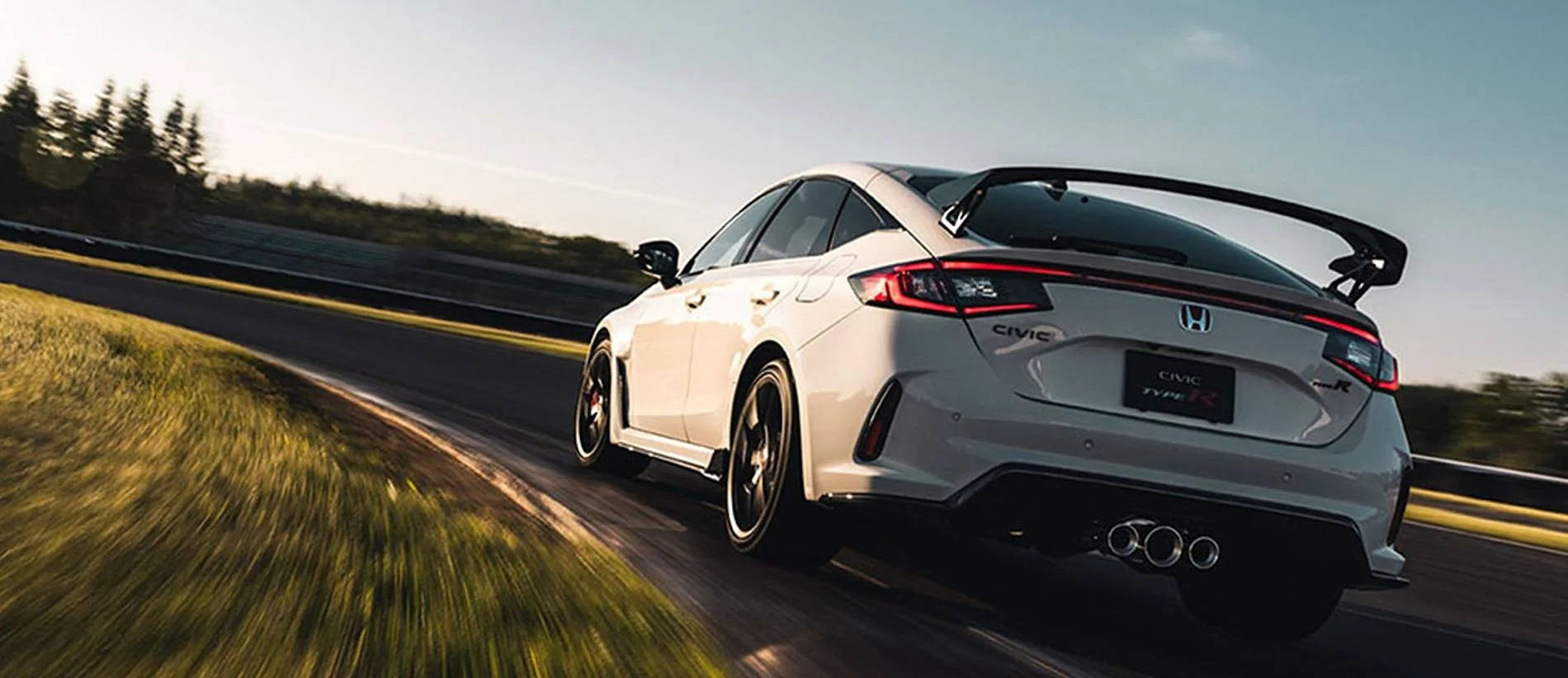 11th Gen Honda Civic Infotainment Clock Wallpaper Images FL5_Track_2