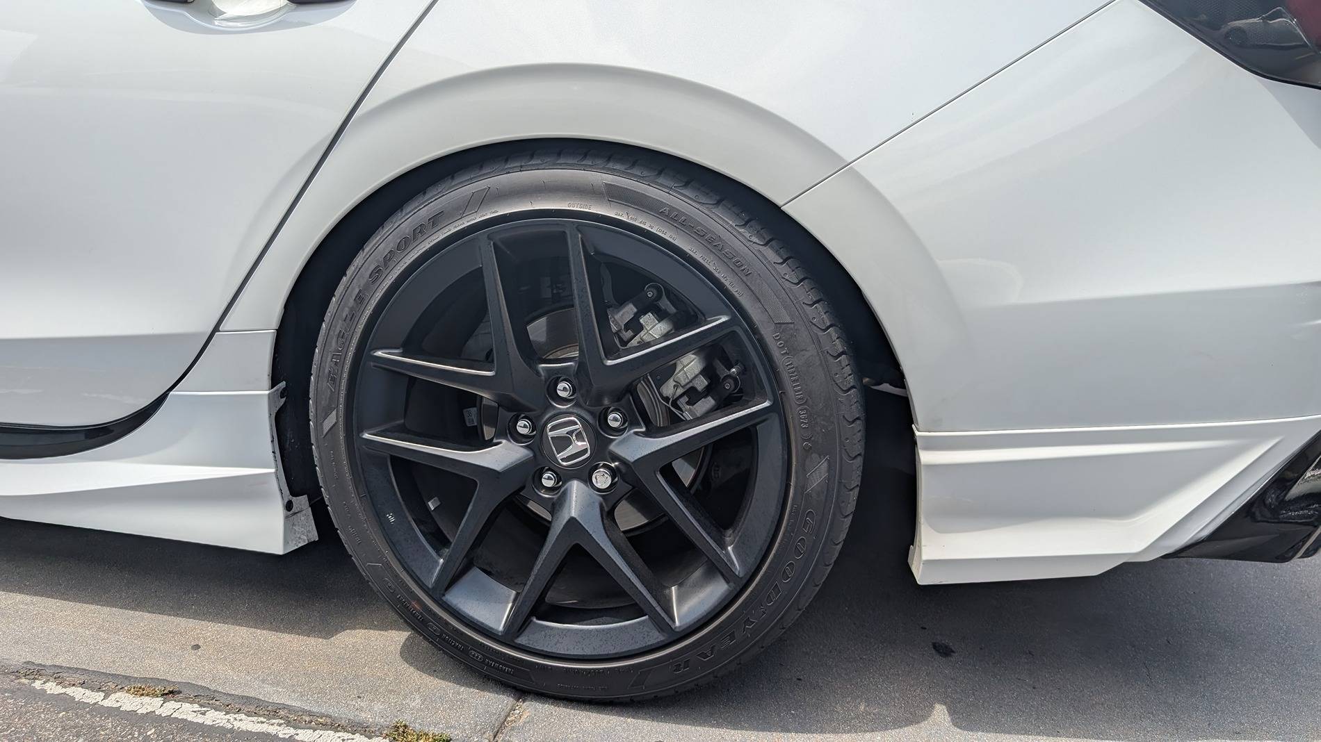 11th Gen Honda Civic 24 Si, OEM wheels/Eibach pro kit springs/20mm Garage line spacers PXL_20250524_205812010.MP