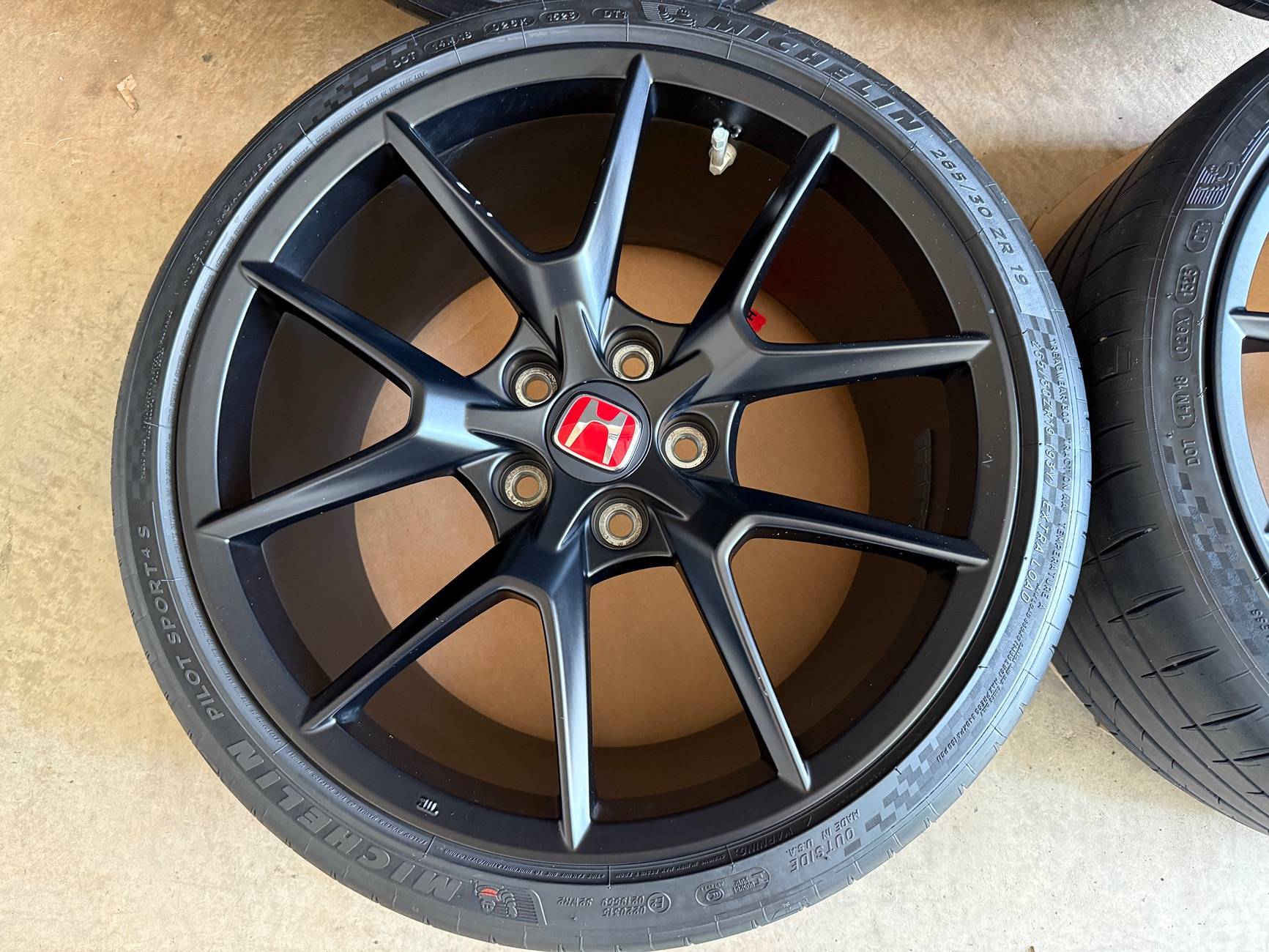 11th Gen Honda Civic OEM Honda Civic Type R FL5 19” Wheels w/ Tires **1 wheel face damage** IMG_1197