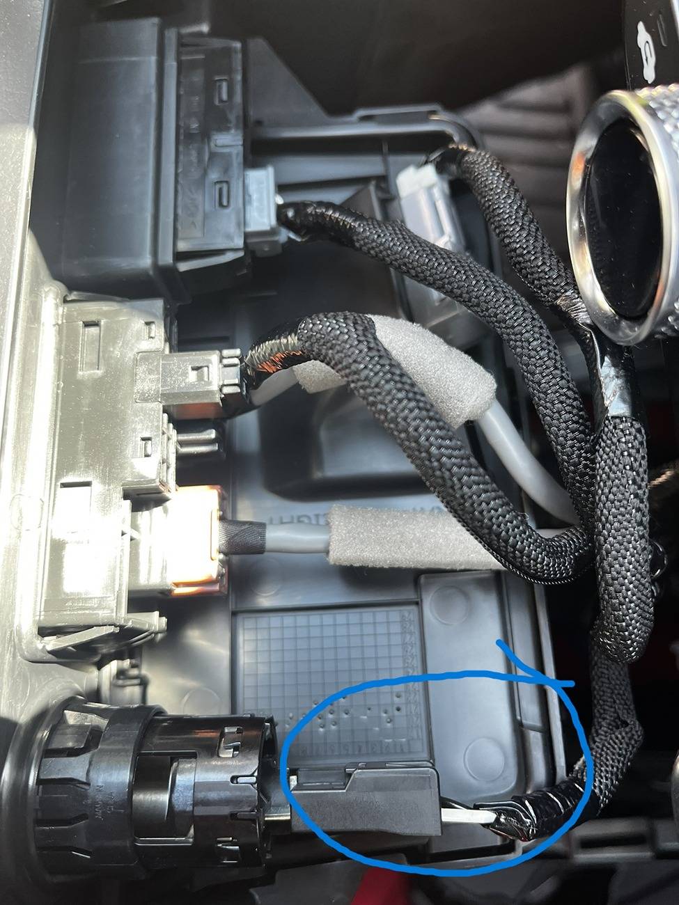 11th Gen Honda Civic Rear vents/USB port mod IMG_7136_1.JPEG