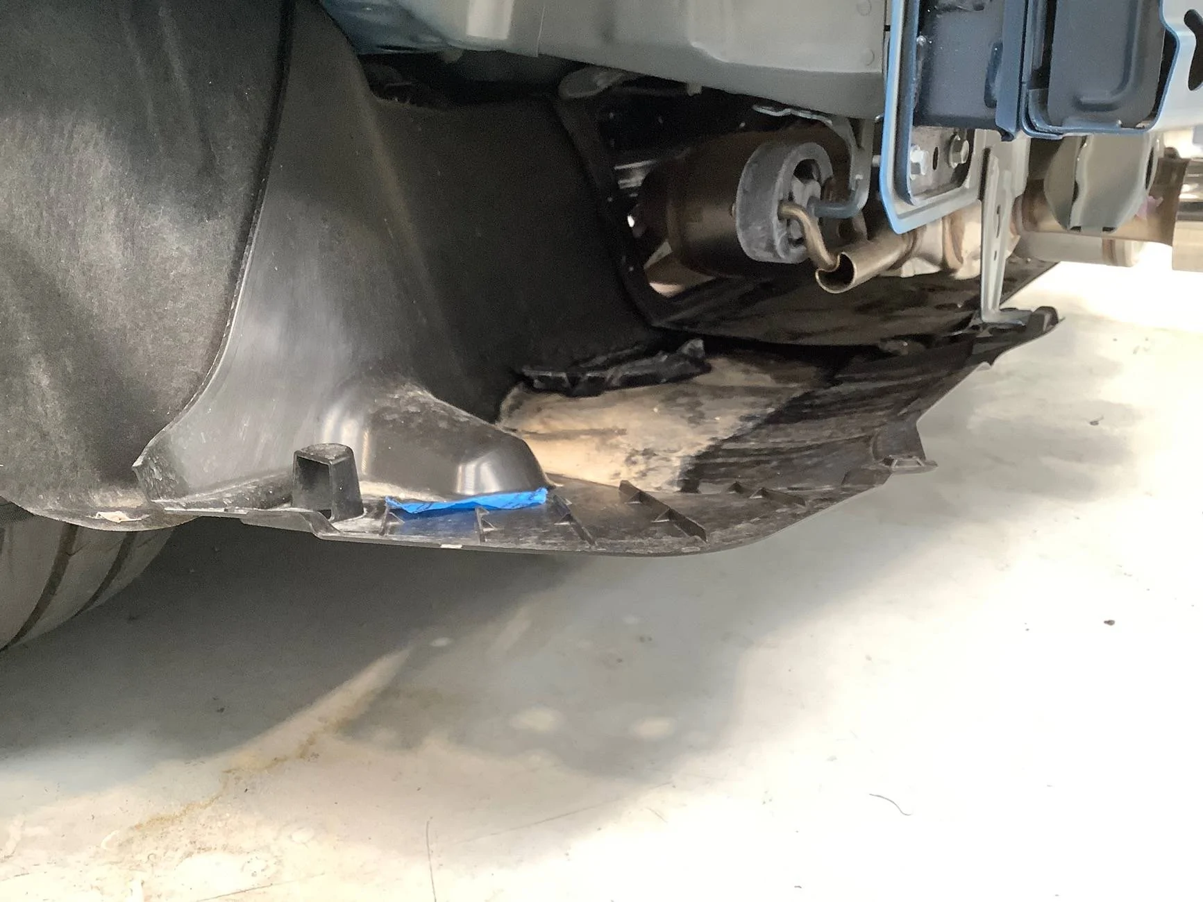 11th Gen Honda Civic FL5 Rear Undercarriage Floor collecting dirt.  No place to drain? IMG_0563