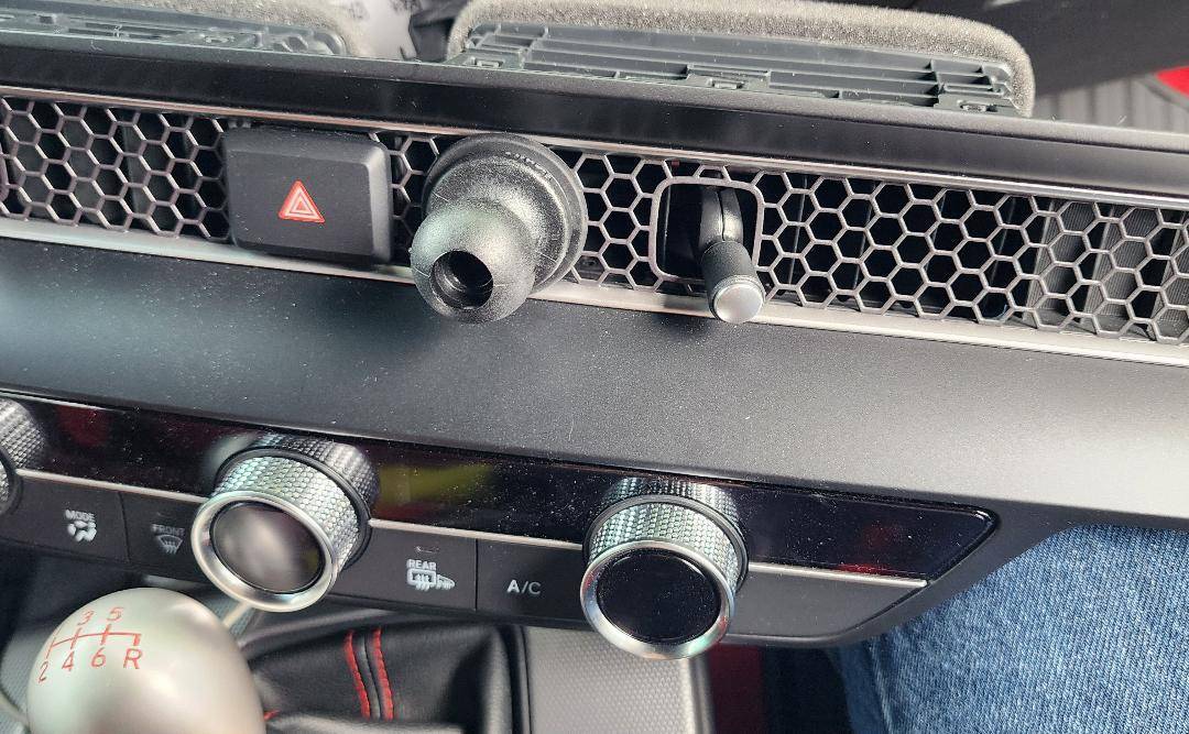 11th Gen Honda Civic RAM Mount Cellphone Install 6