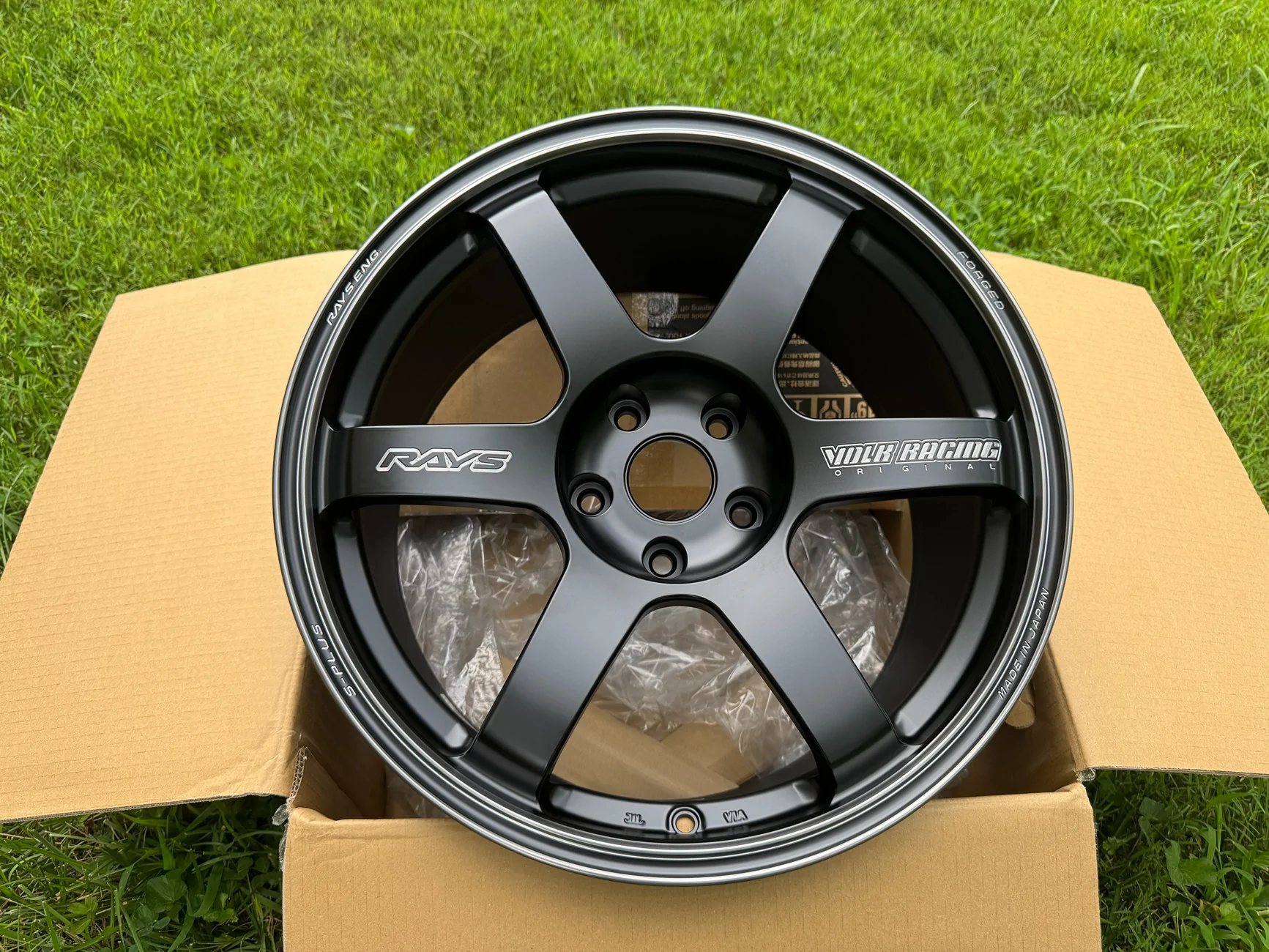 11th Gen Honda Civic Volk Racing TE37 S-Plus 19x9.5 +36 - Black Shadow LTD IMG_6192