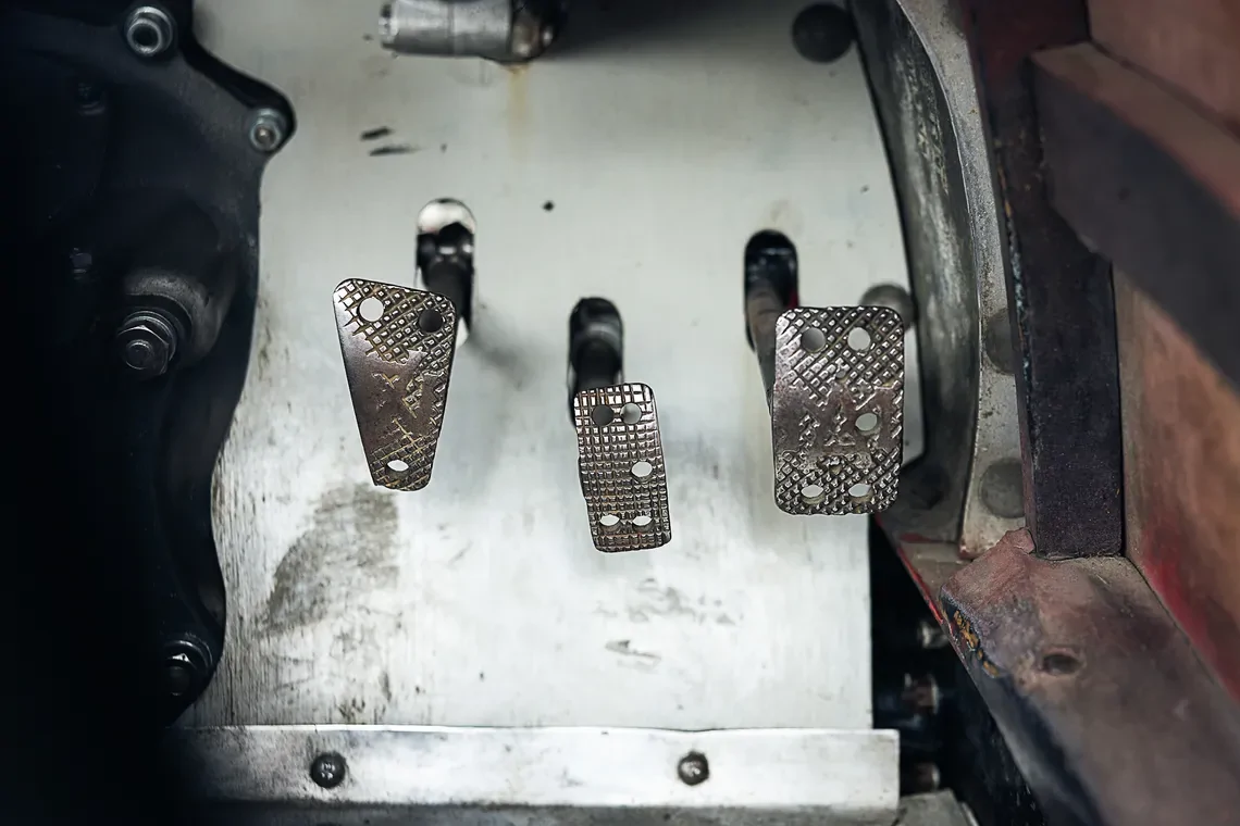 11th Gen Honda Civic How to Heel-Toe with big feet 1755698201222-is