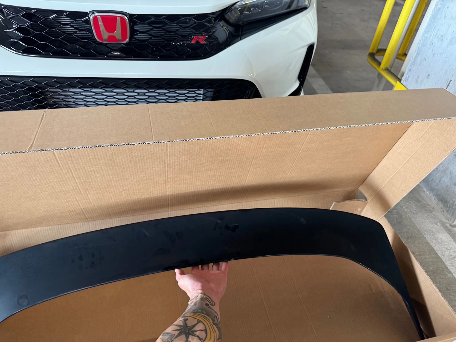 11th Gen Honda Civic 2025 FL5 OEM WING F/S IMG_3317
