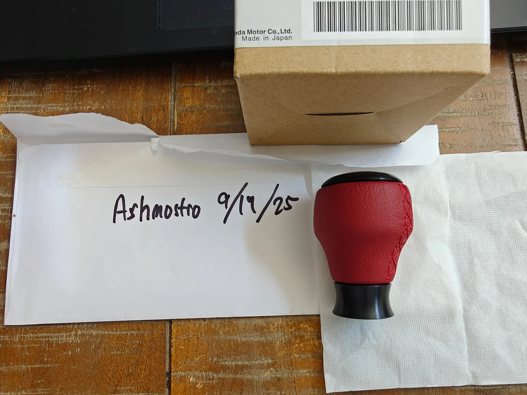 11th Gen Honda Civic FS: OEM Honda accessory red leather shift knob IMG20250919120408