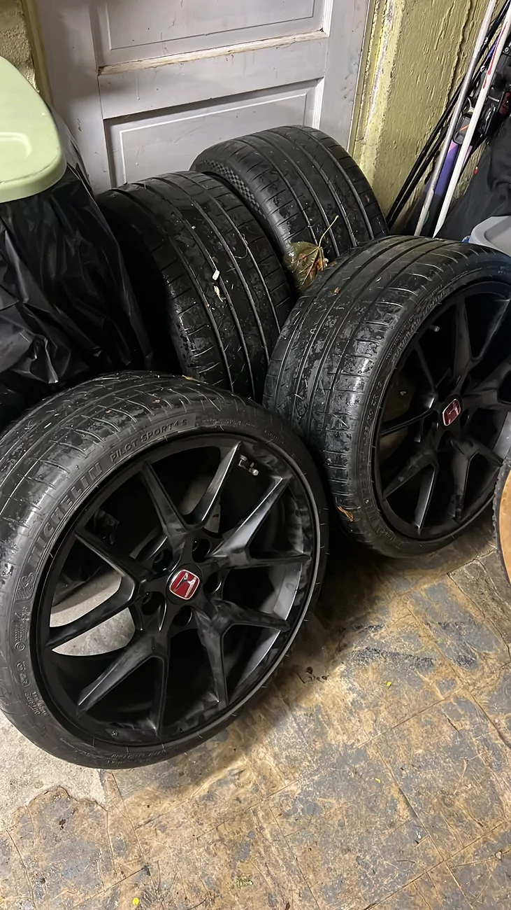 11th Gen Honda Civic Buying FL5 Wheels 14F83501-C0F3-462C-B6E7-4009A3C9804F
