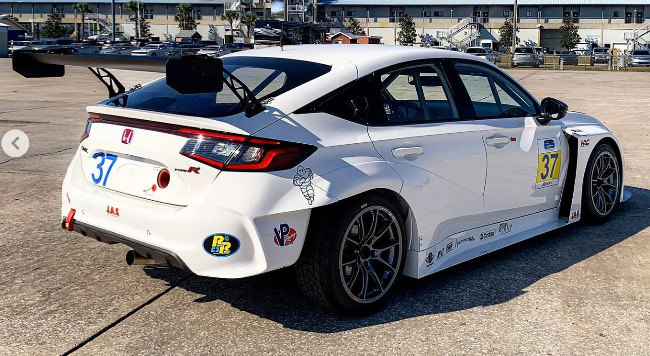 11th Gen Honda Civic Where’s the Aero? scrnli_58DMv5v74b9R3o
