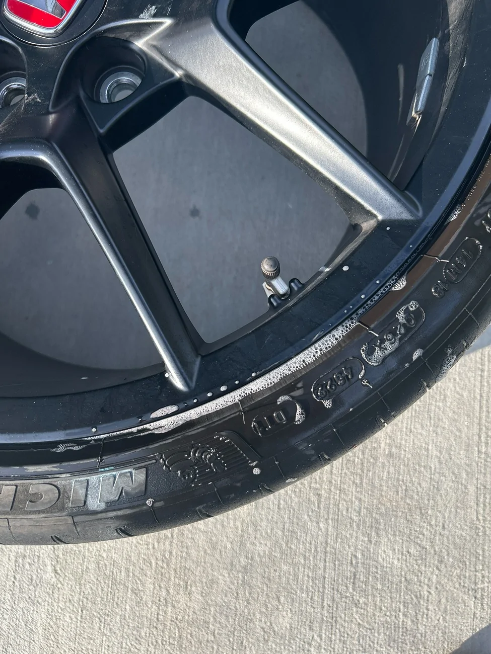 11th Gen Honda Civic Another not so good dealer experience with the dumb reverse mount wheels Image_251017_164428