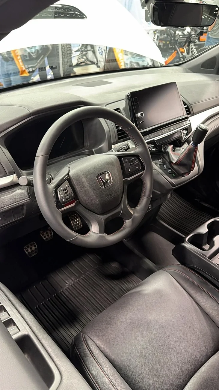 11th Gen Honda Civic Honda Odyssey Type R Tribute a68a581f-7d71-459e-aeac-fc2eb8e33fd