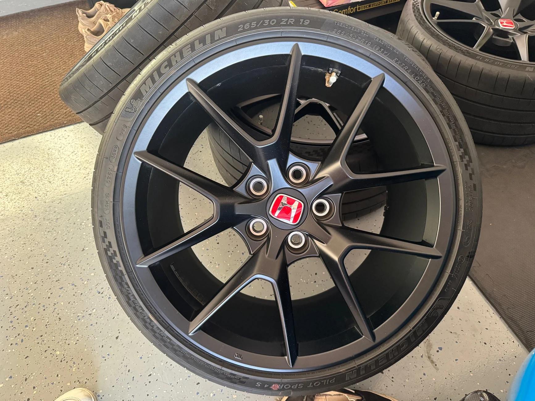 11th Gen Honda Civic SOLD: OEM FL5 Wheels + PS4S’s + Lugs / Wheel Locks IMG_6158