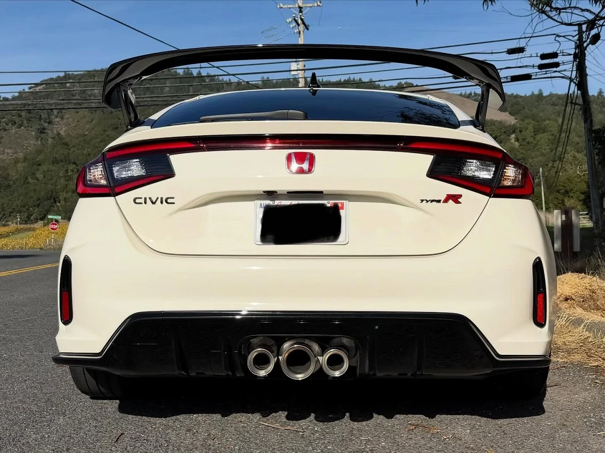 11th Gen Honda Civic Official CHAMPIONSHIP WHITE FL5 Type R Photos Thread FL5 DatAss