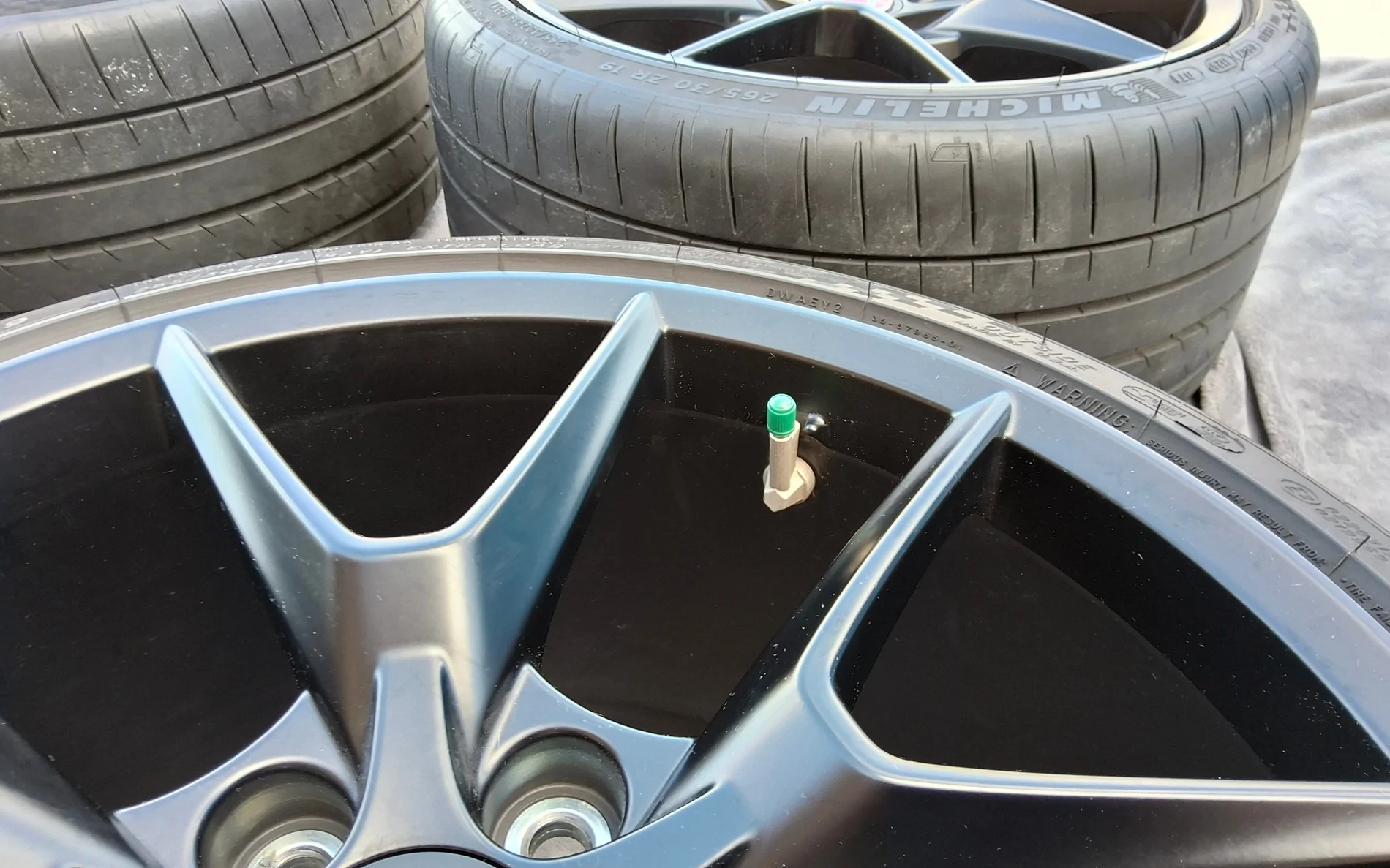 11th Gen Honda Civic OEM FL5 Type R Matte Black wheels and PS4S tires for sale. 20251115_120759