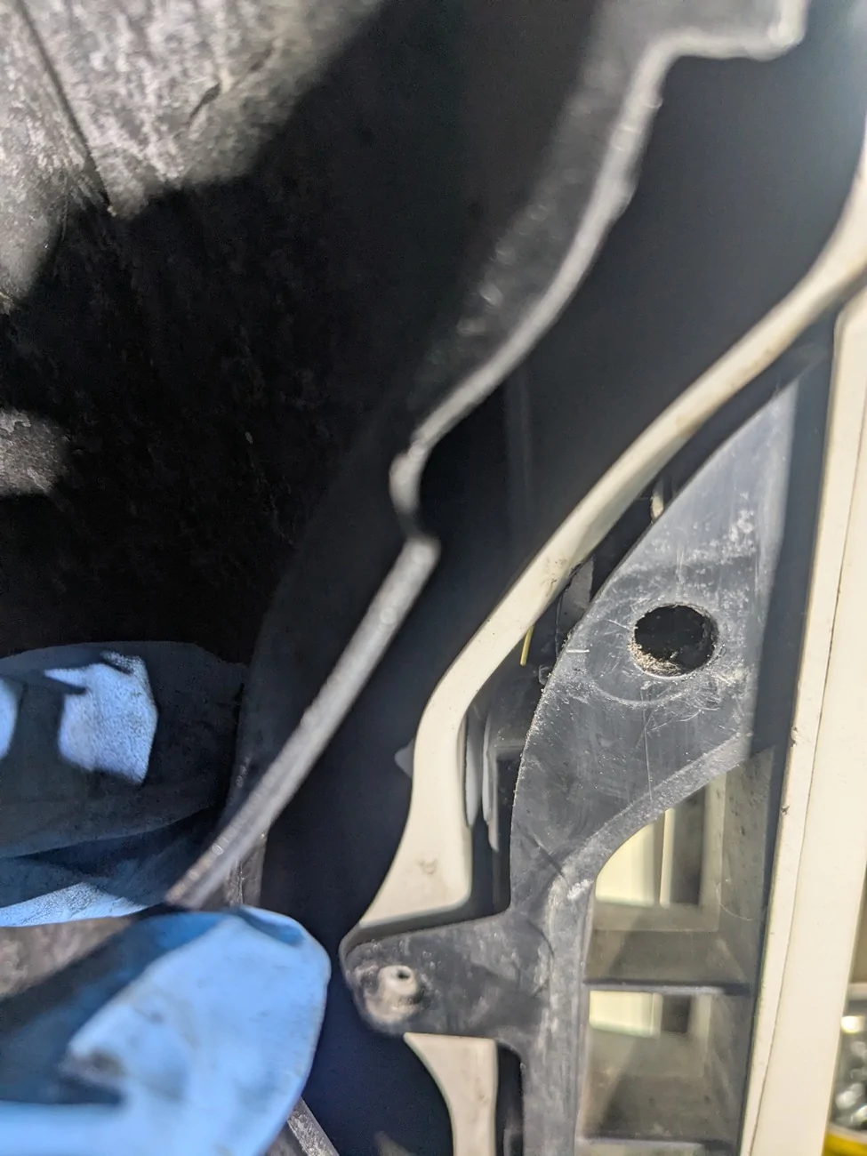 11th Gen Honda Civic How to remove fender tabs? 1000012027