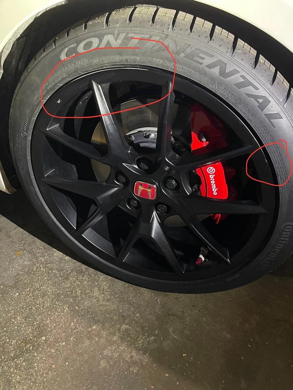11th Gen Honda Civic Will a little scratch remover destroy the rims ? IMG_5624