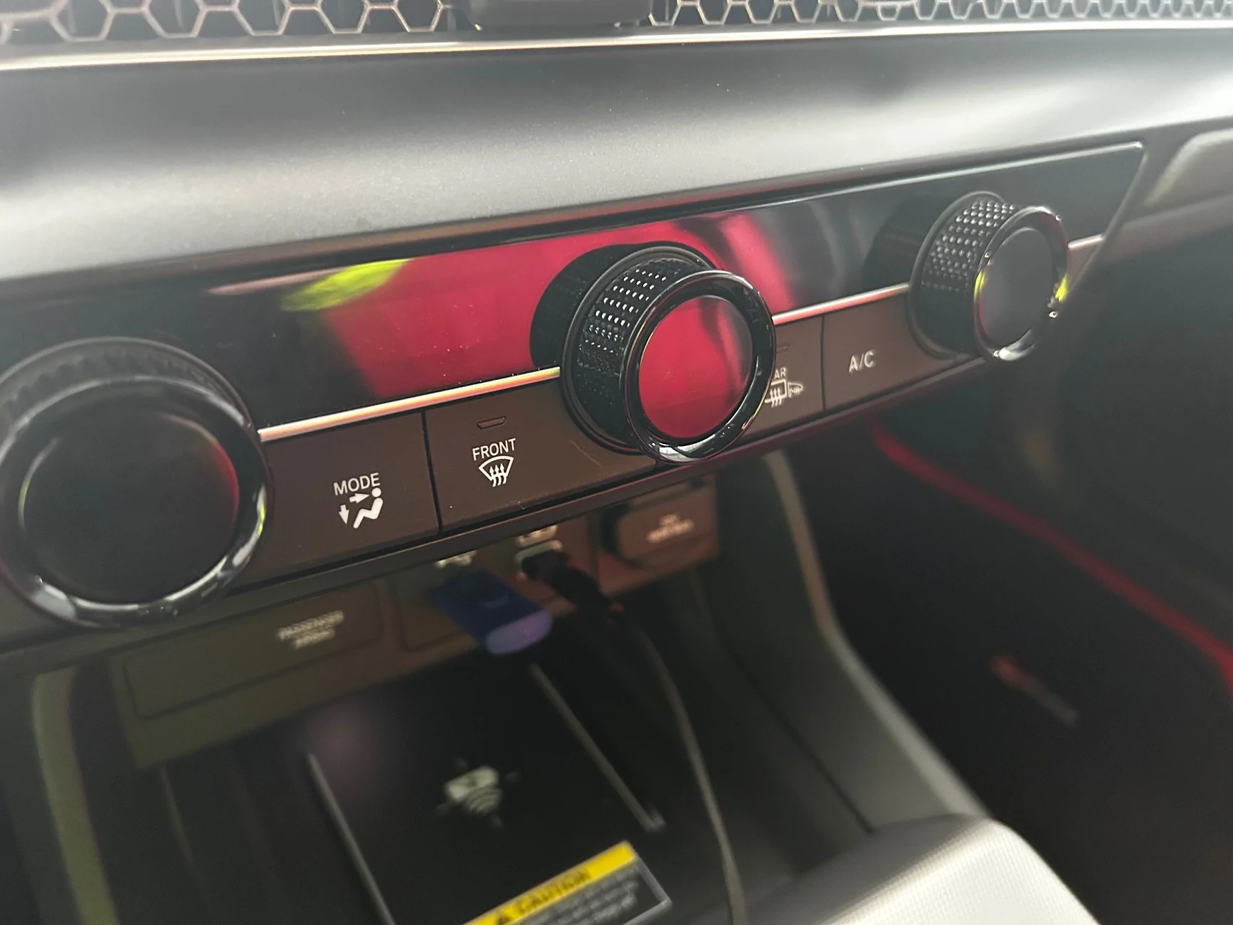 11th Gen Honda Civic I did a thing! Installed gloss black knobs (HVAC / climate control) IMG_6114
