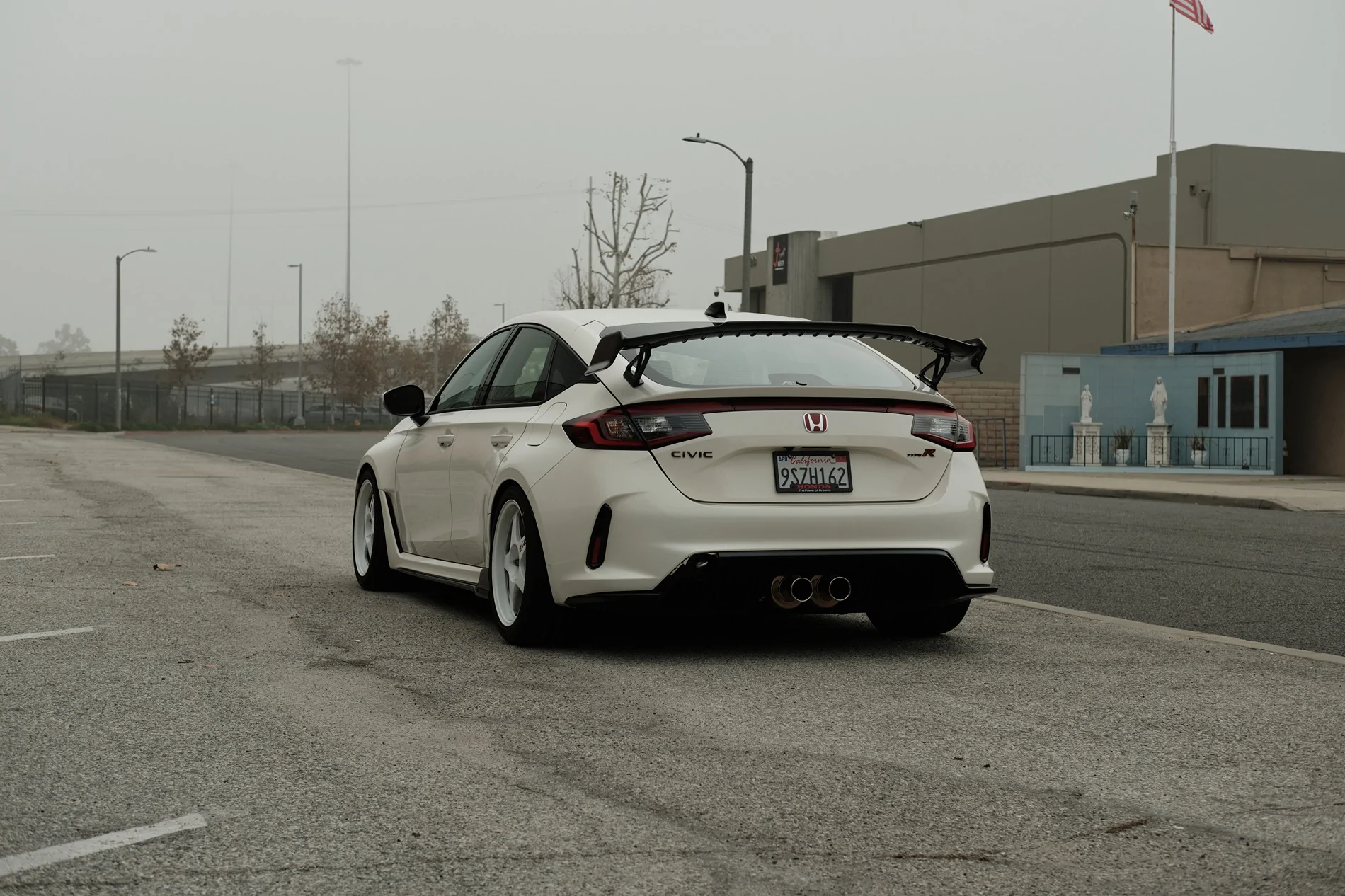 11th Gen Honda Civic Official CHAMPIONSHIP WHITE FL5 Type R Photos Thread DSCF0672 1