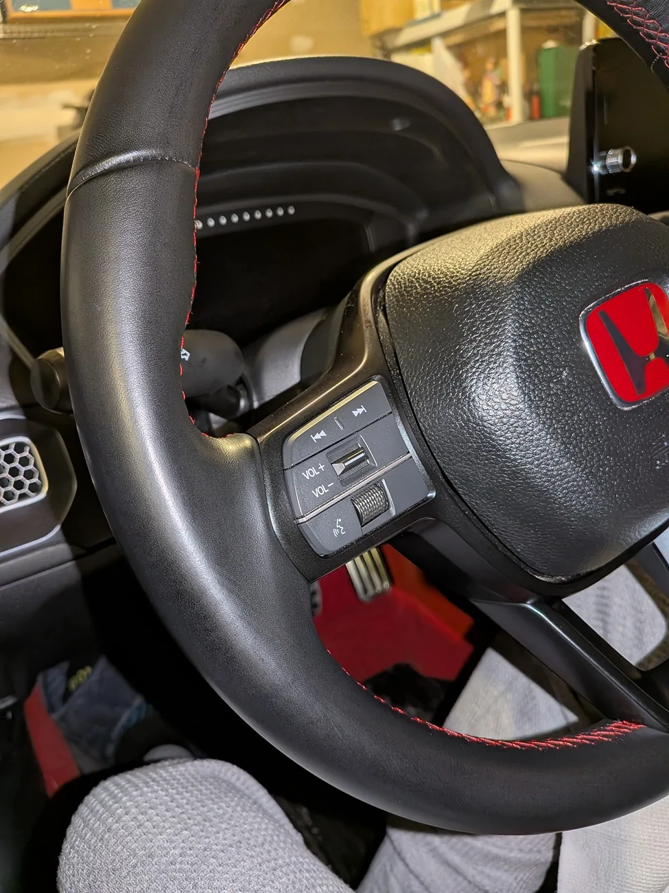 11th Gen Honda Civic How do you clean the leather steering wheel? 6562