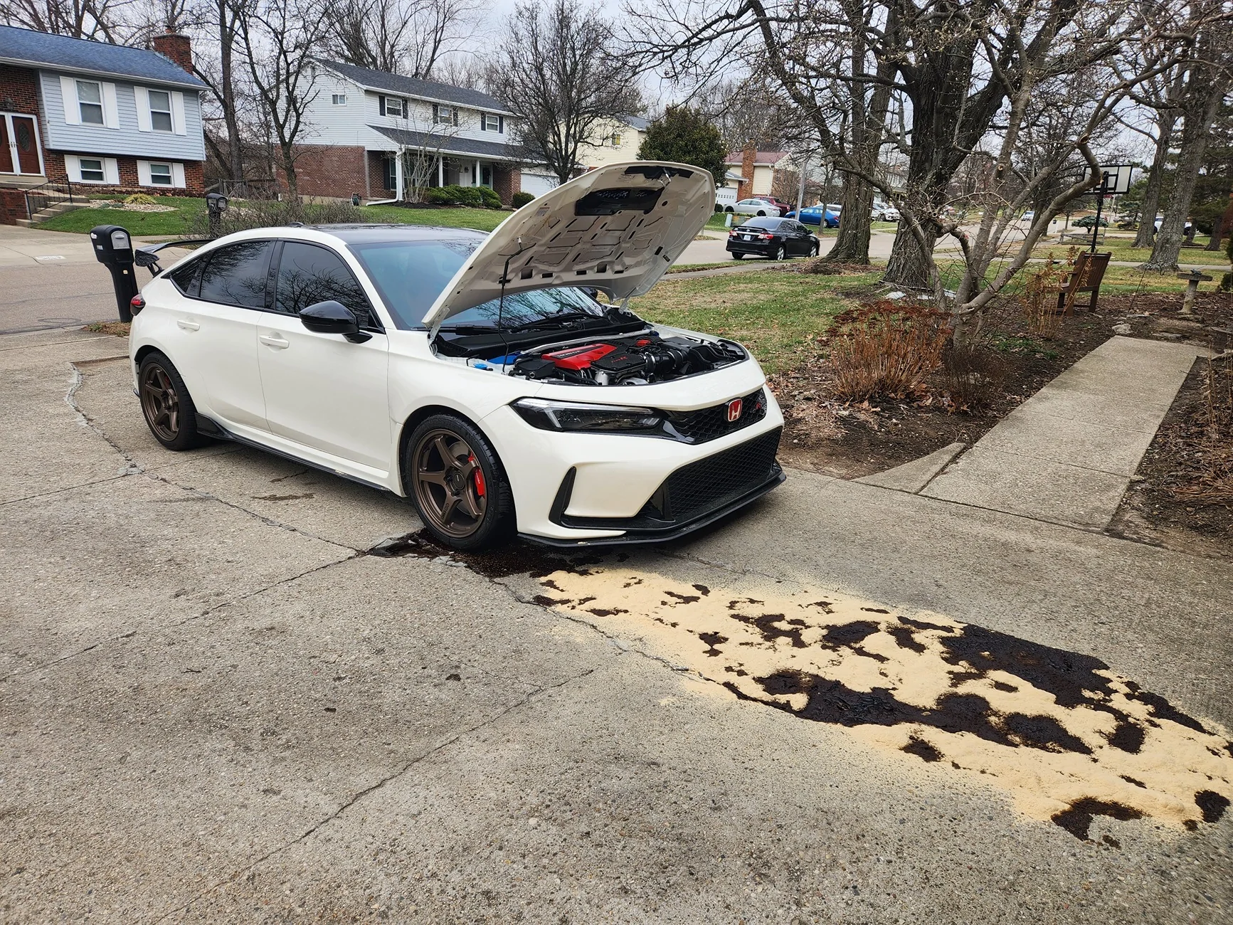 Catastrophic oil leak I am freaking out CivicXI 11th Gen Civic