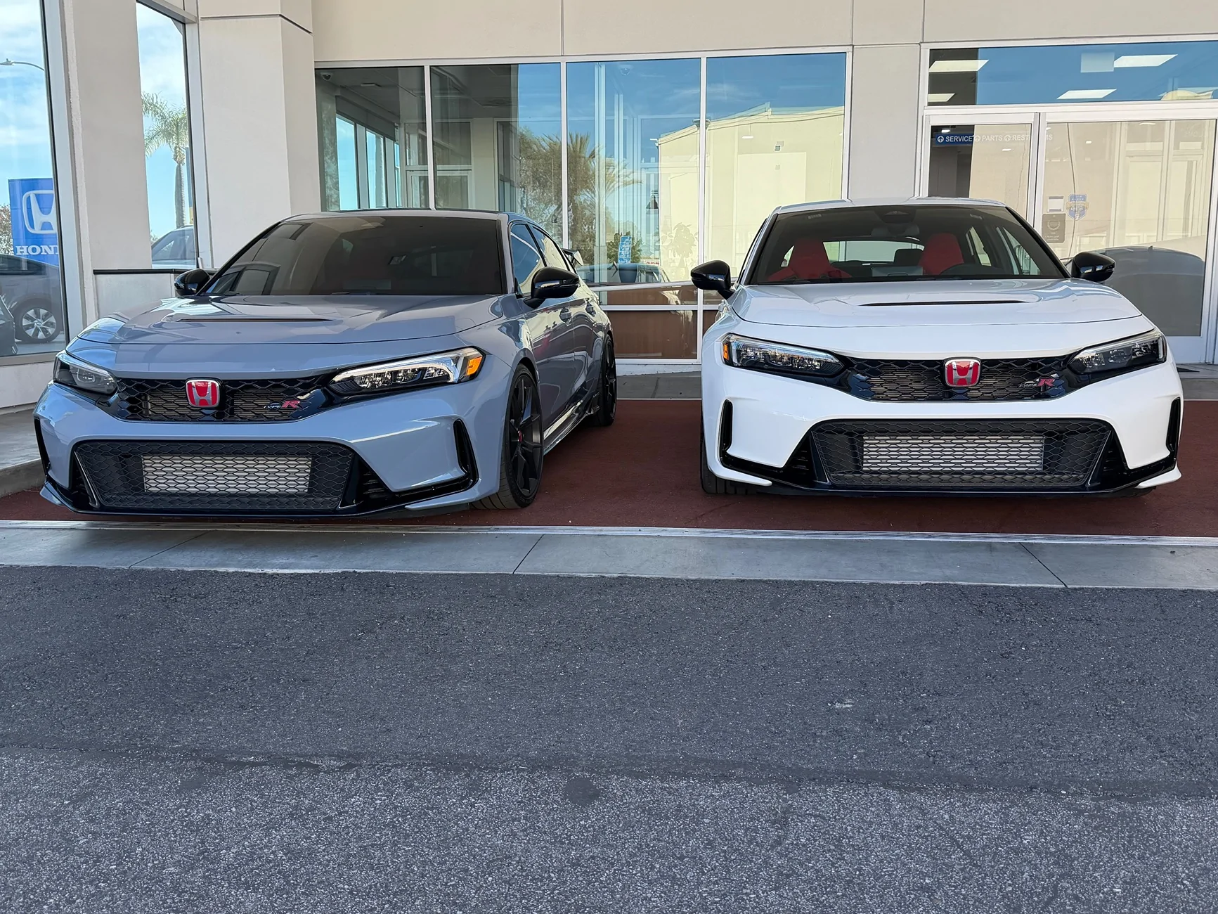 11th Gen Honda Civic Post your FL5 Civic Type R delivery pics! 🙌 📸 IMG_3019