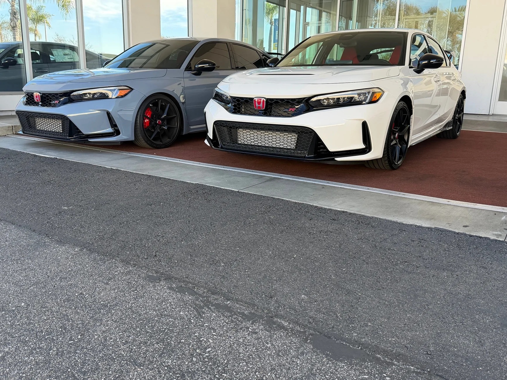 11th Gen Honda Civic Post your FL5 Civic Type R delivery pics! 🙌 📸 IMG_3020
