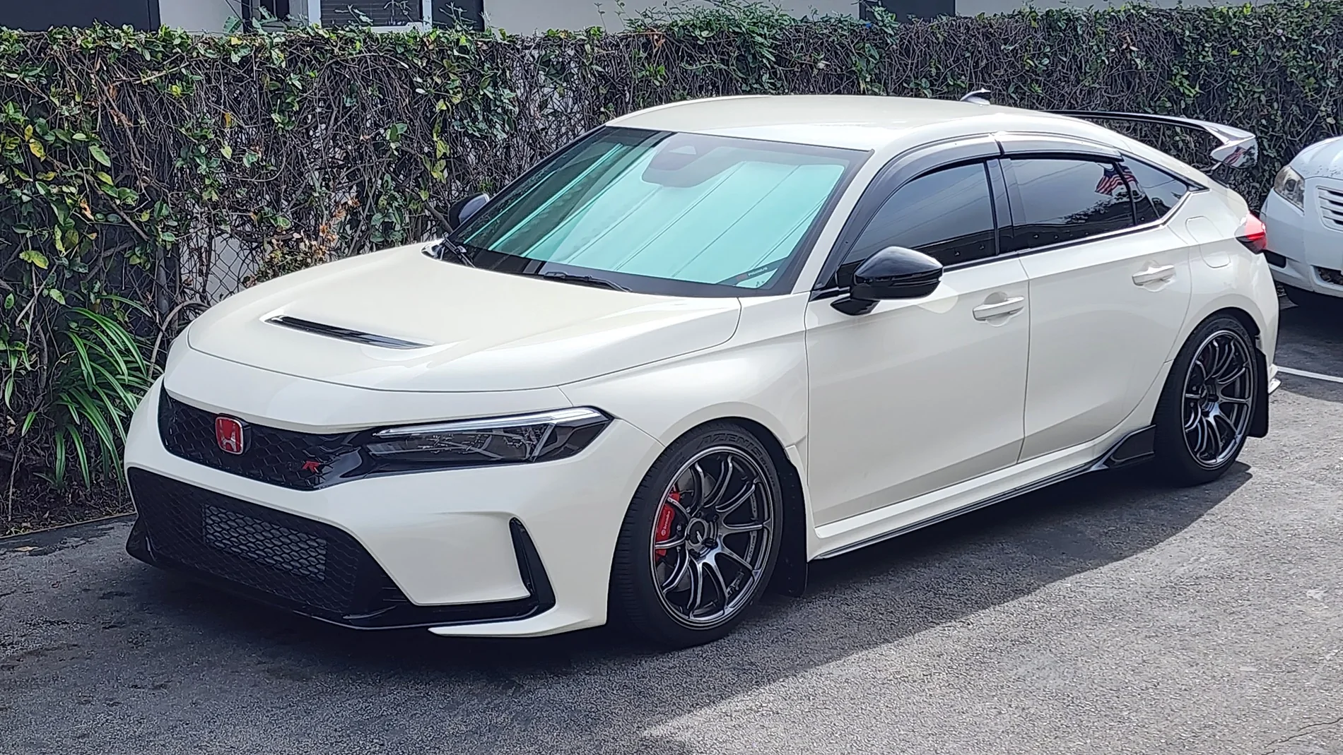 11th Gen Honda Civic Official CHAMPIONSHIP WHITE FL5 Type R Photos Thread 1000039471