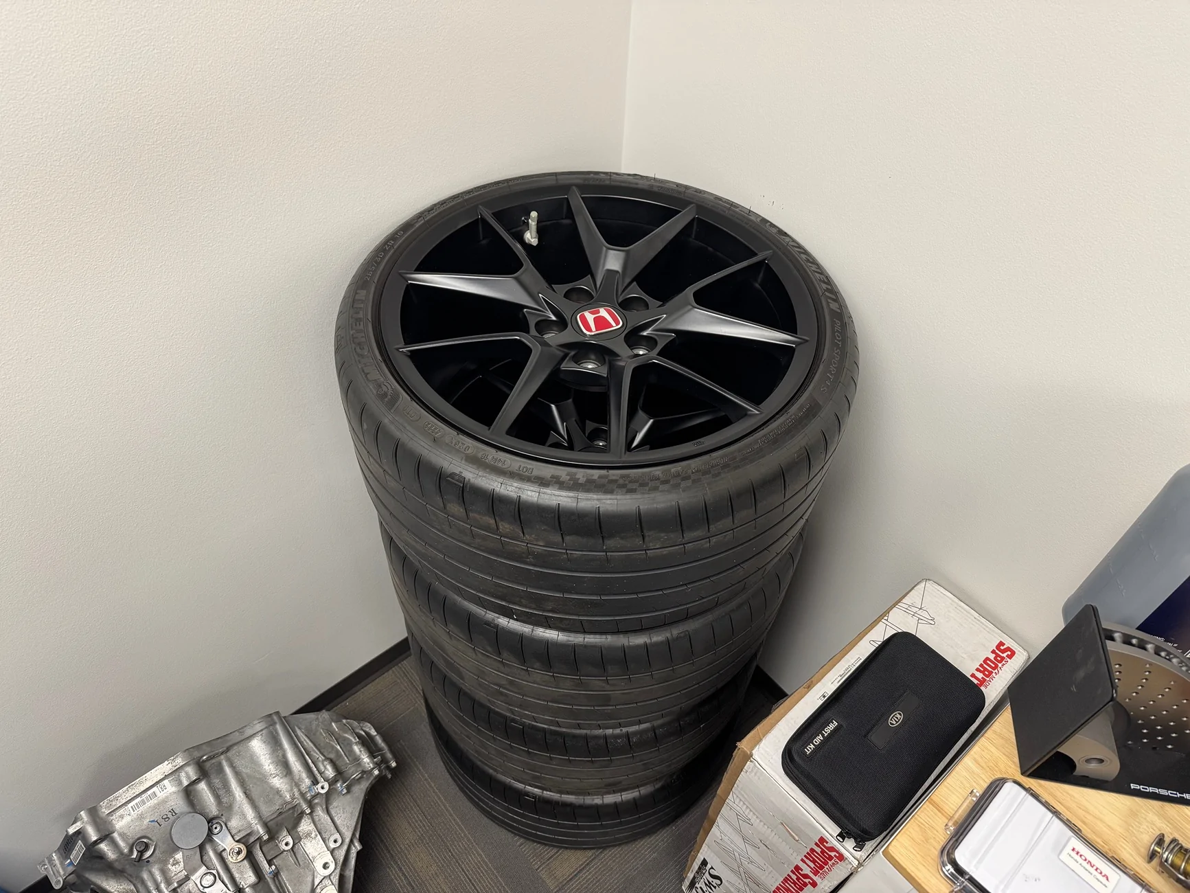 11th Gen Honda Civic FL5 Factory wheels and tires IMG_8503