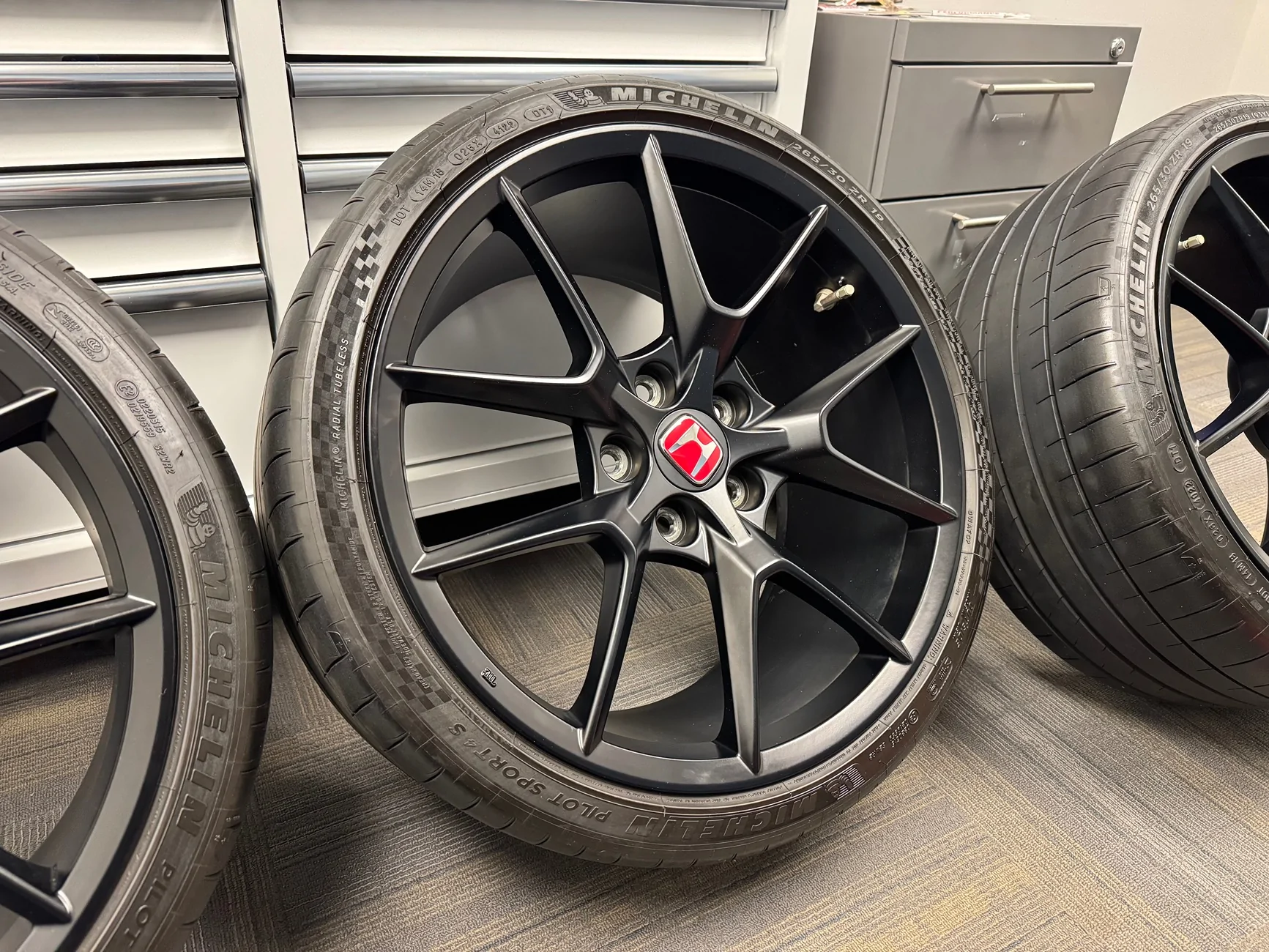11th Gen Honda Civic FL5 Factory wheels and tires IMG_8507