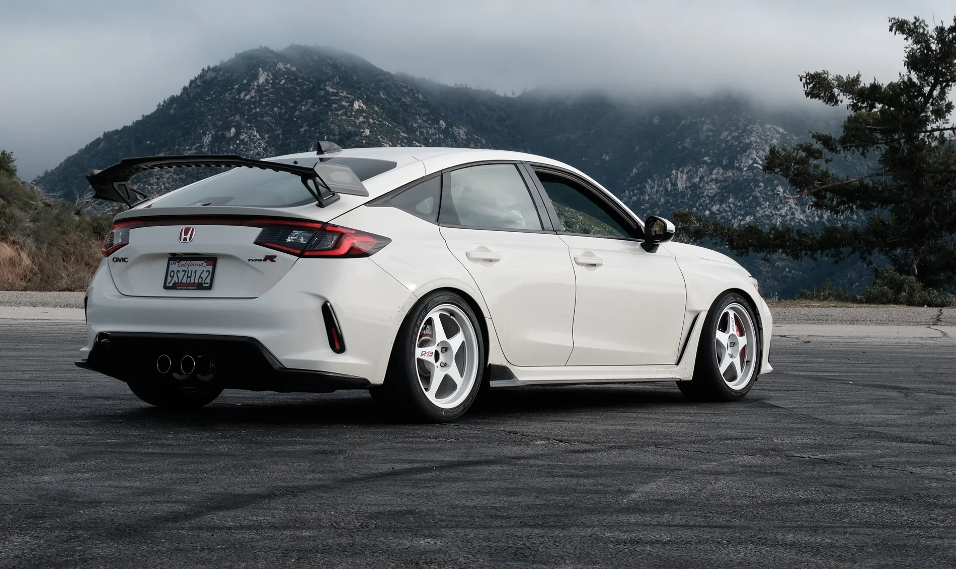11th Gen Honda Civic Official CHAMPIONSHIP WHITE FL5 Type R Photos Thread DSCF1026 1