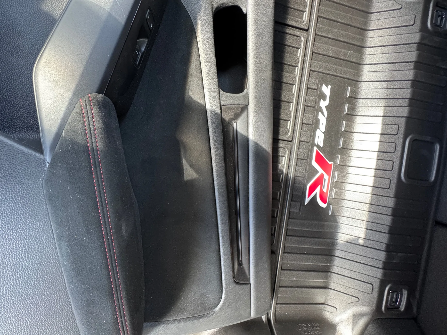 11th Gen Honda Civic Ambient lighting strip on rear doors? IMG_8019