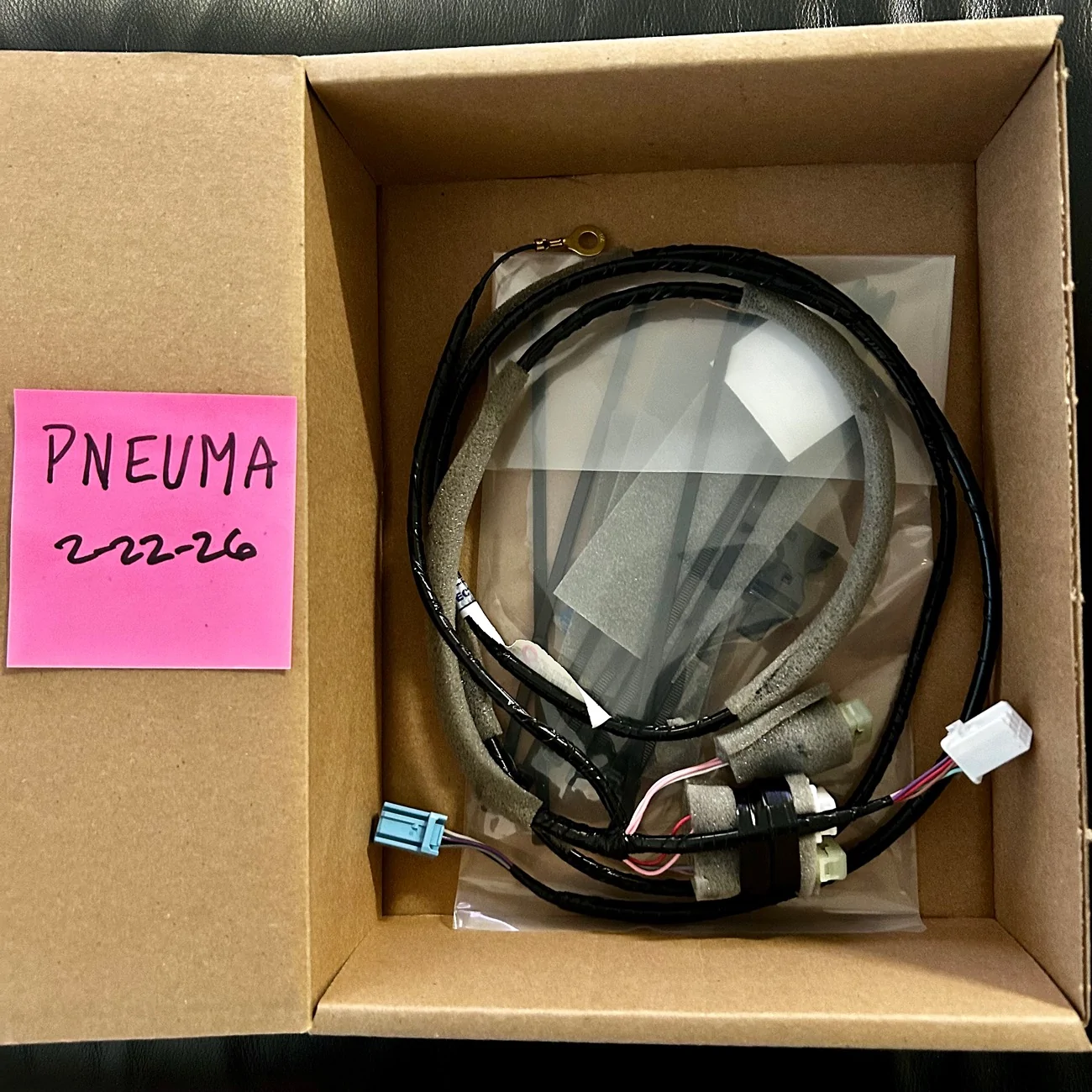 11th Gen Honda Civic Honda 08V03-30A-100 homelink auto dimming mirror wire harness NIB IMG_6411