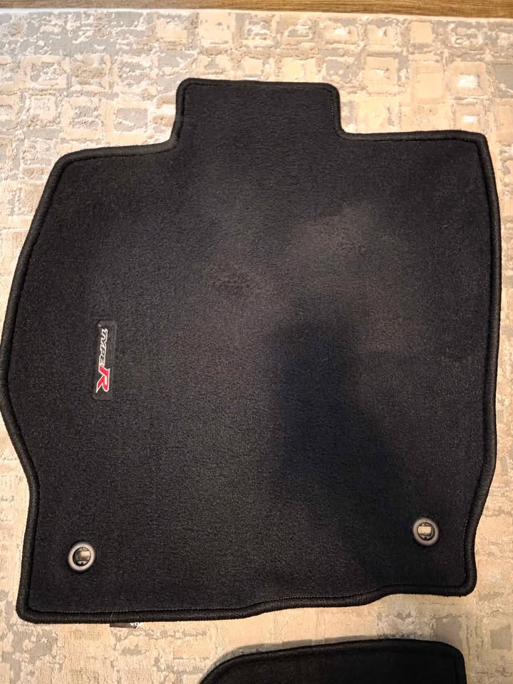 11th Gen Honda Civic FL5 Civic Type R oem black carpet mats Black Type R floor mats7