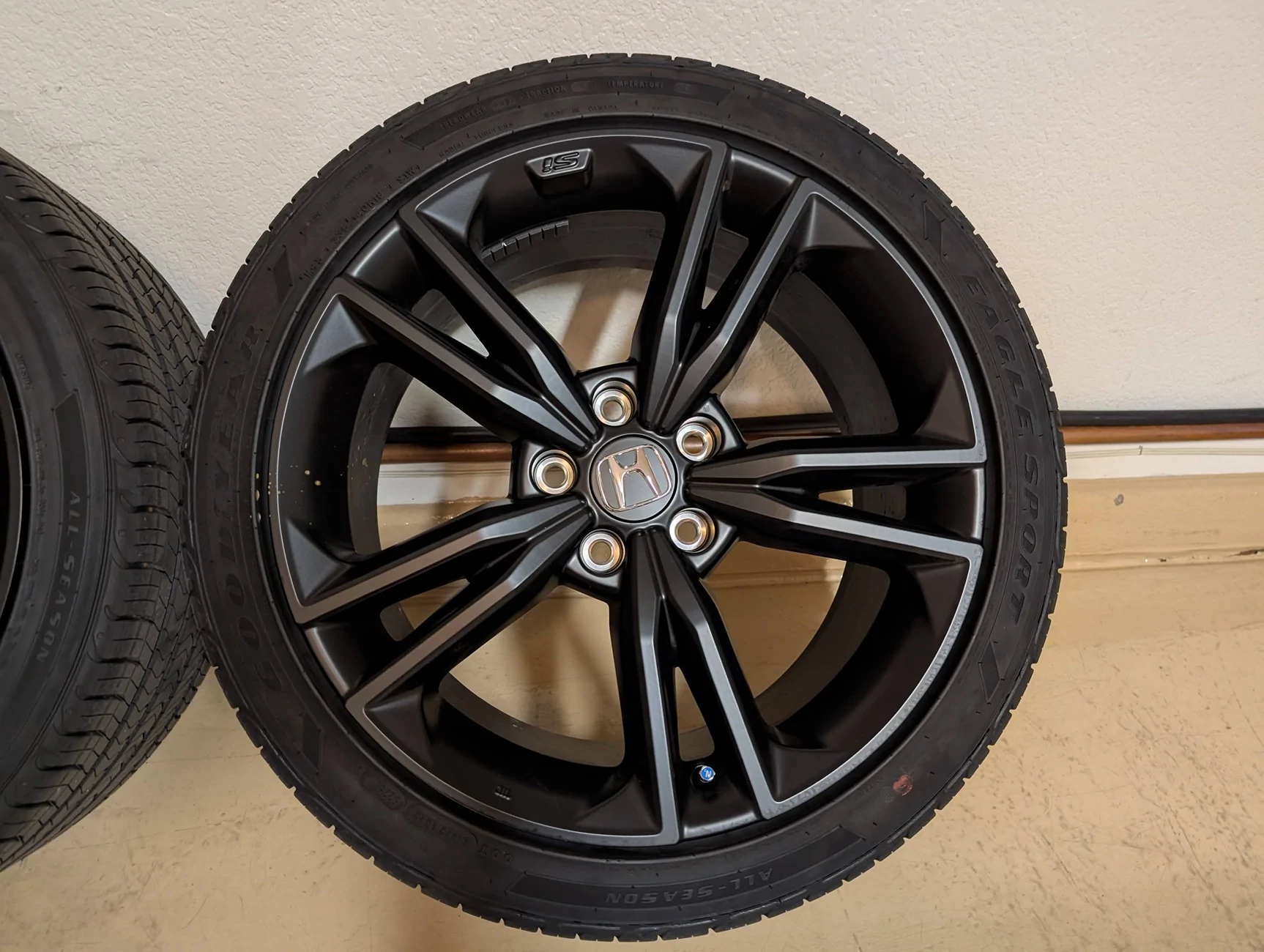 11th Gen Honda Civic 2026 Honda Civic Si OEM Wheels and Tires - Phoenix, AZ PXL_20260226_220515819