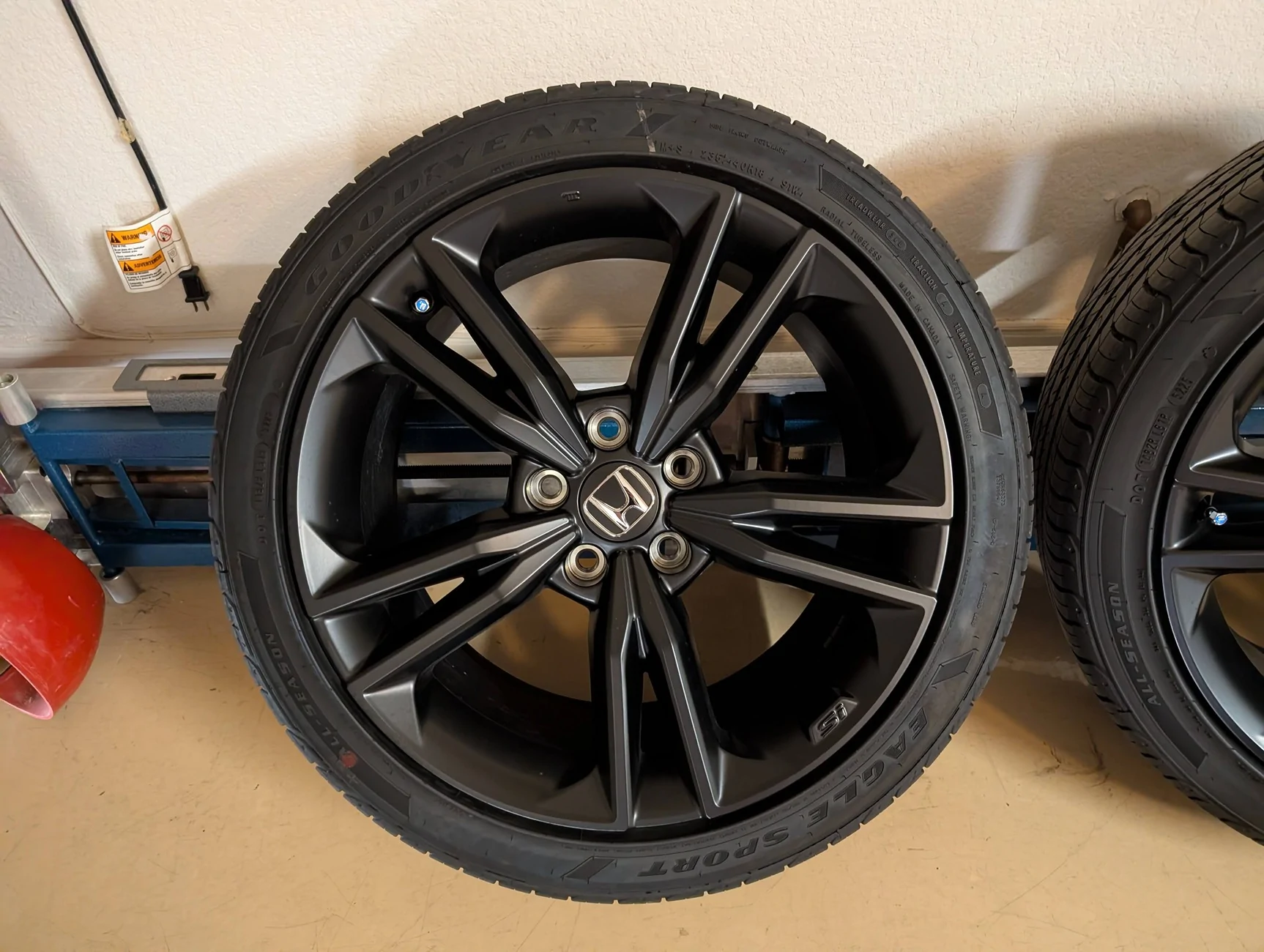11th Gen Honda Civic 2026 Honda Civic Si OEM Wheels and Tires - Phoenix, AZ PXL_20260226_220437853
