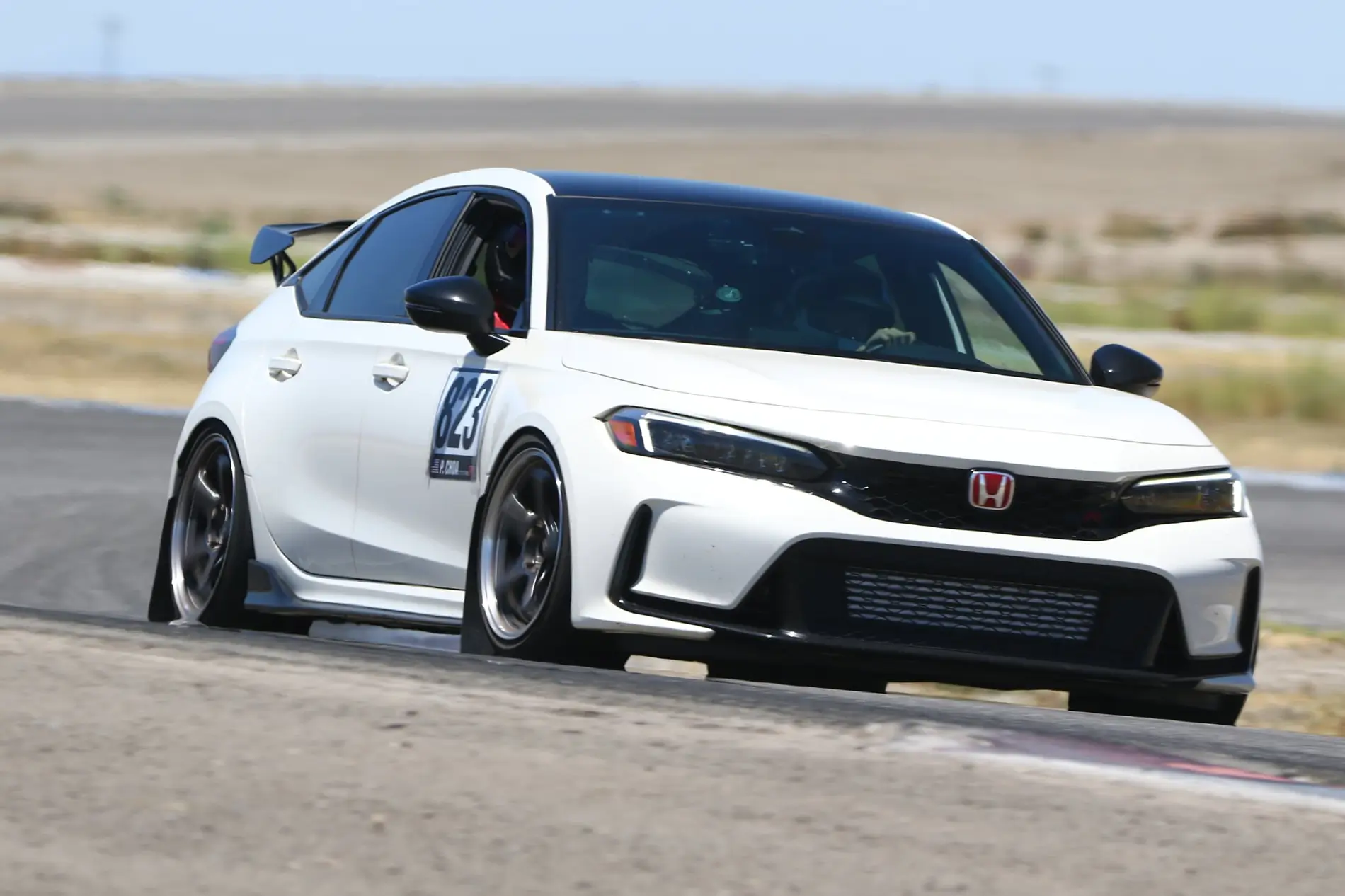 11th Gen Honda Civic Official CHAMPIONSHIP WHITE FL5 Type R Photos Thread 1775535785508-xg
