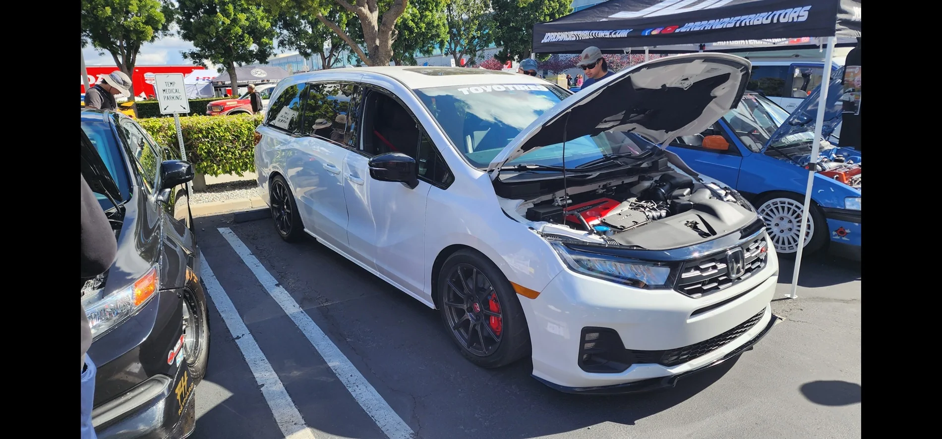 11th Gen Honda Civic Honda Collection Hall - Cars and Coffee 1000048513