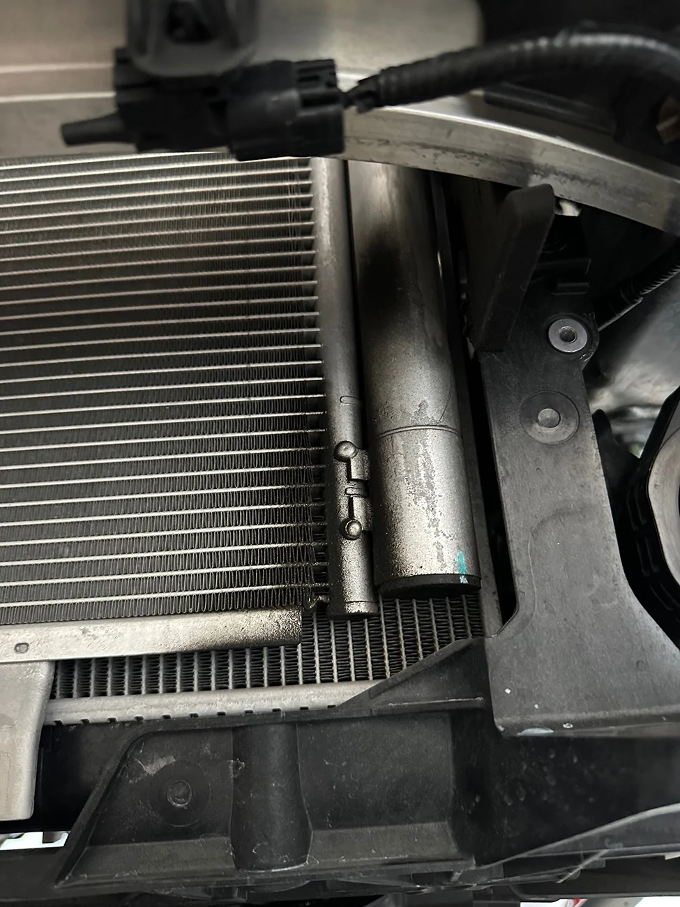 11th Gen Honda Civic Oil on Ac condenser ? IMG_9070