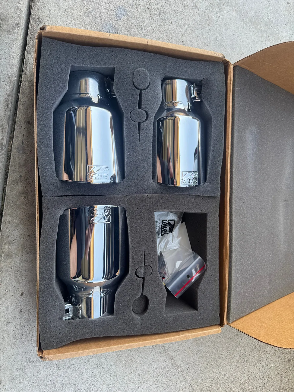 11th Gen Honda Civic AWE Polished Exhaust Tips IMG_7715