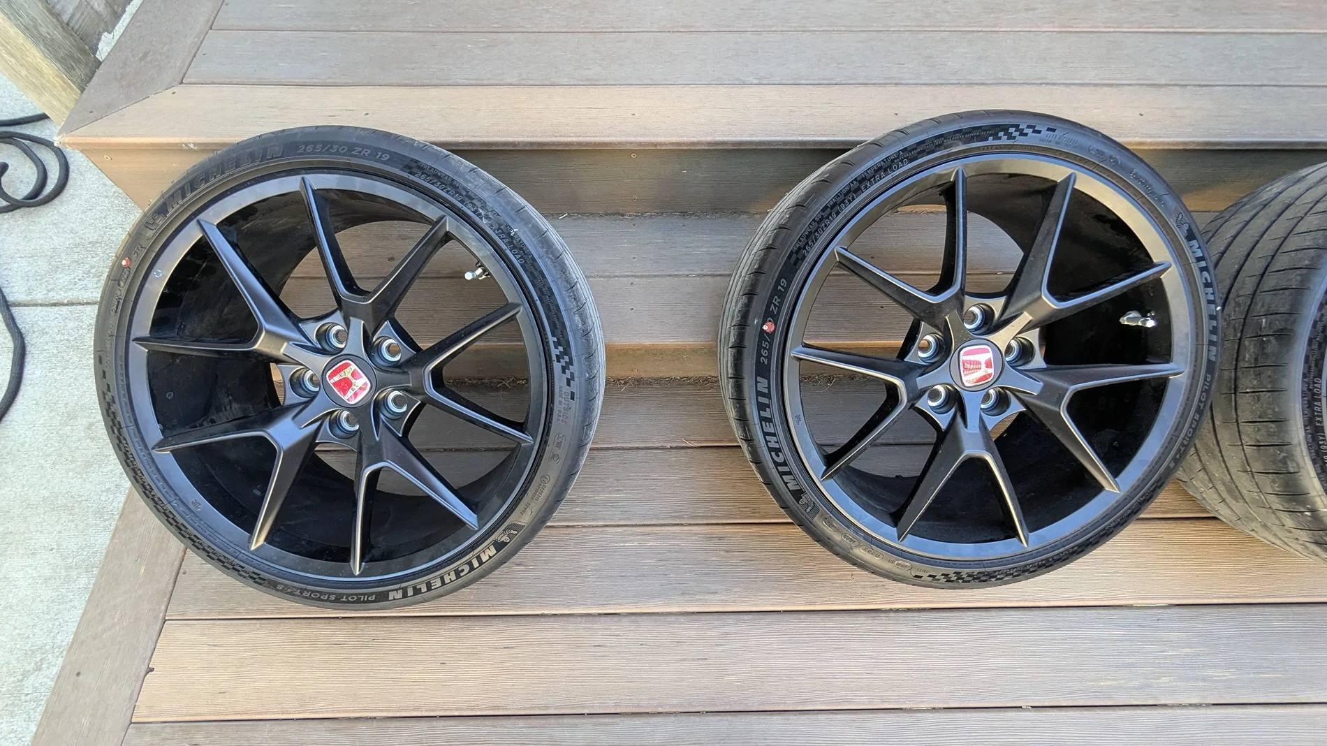 11th Gen Honda Civic 4Sale: 2025 Honda Civic Type R FL5 – Full Original Wheels/Tires/Center Caps/Lugs PXL_20260301_184918107