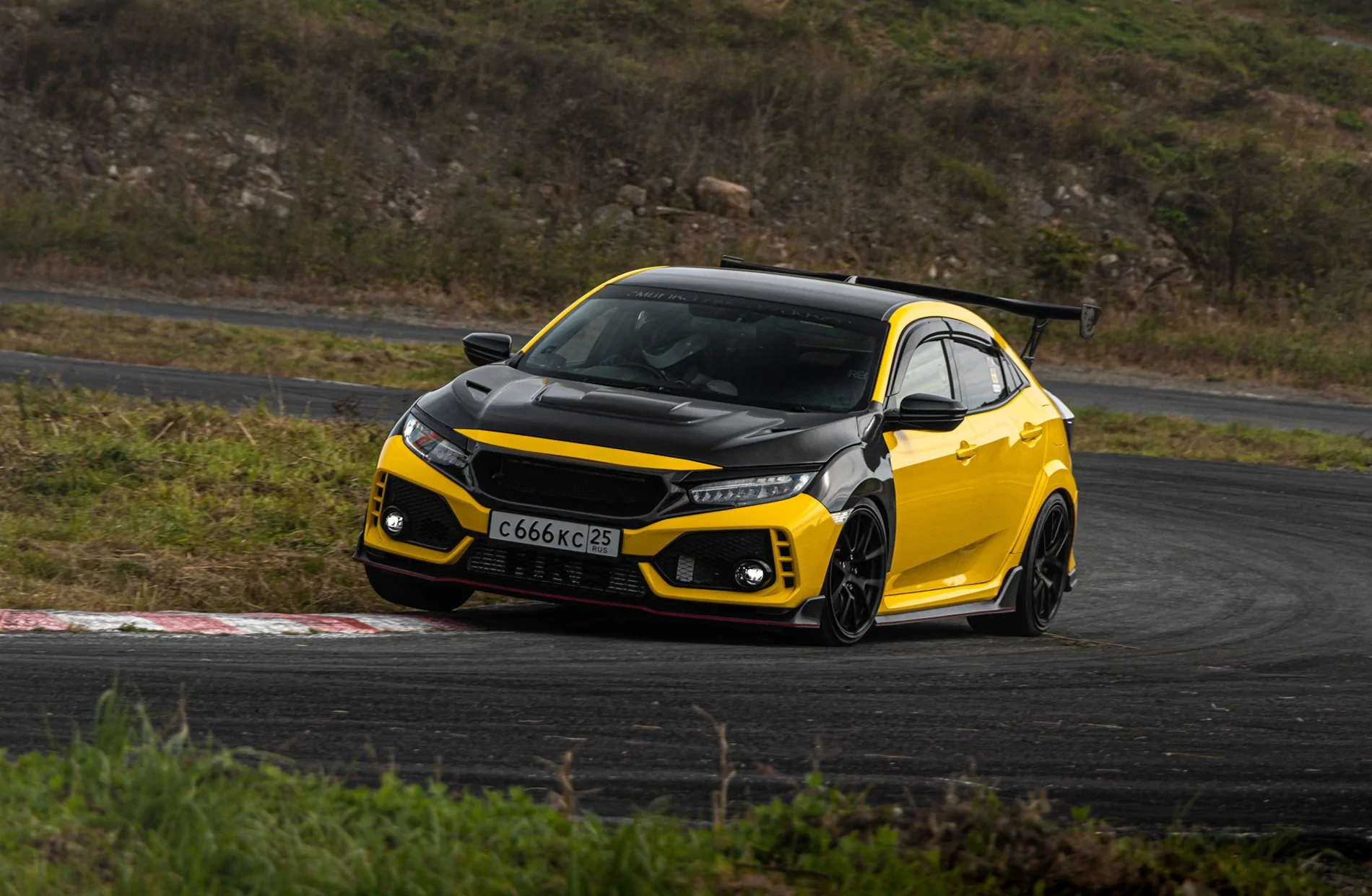 11th Gen Honda Civic From Vladivostok (Russia) with Love svlIiSizORRlec-f4t464b4p82A-1920