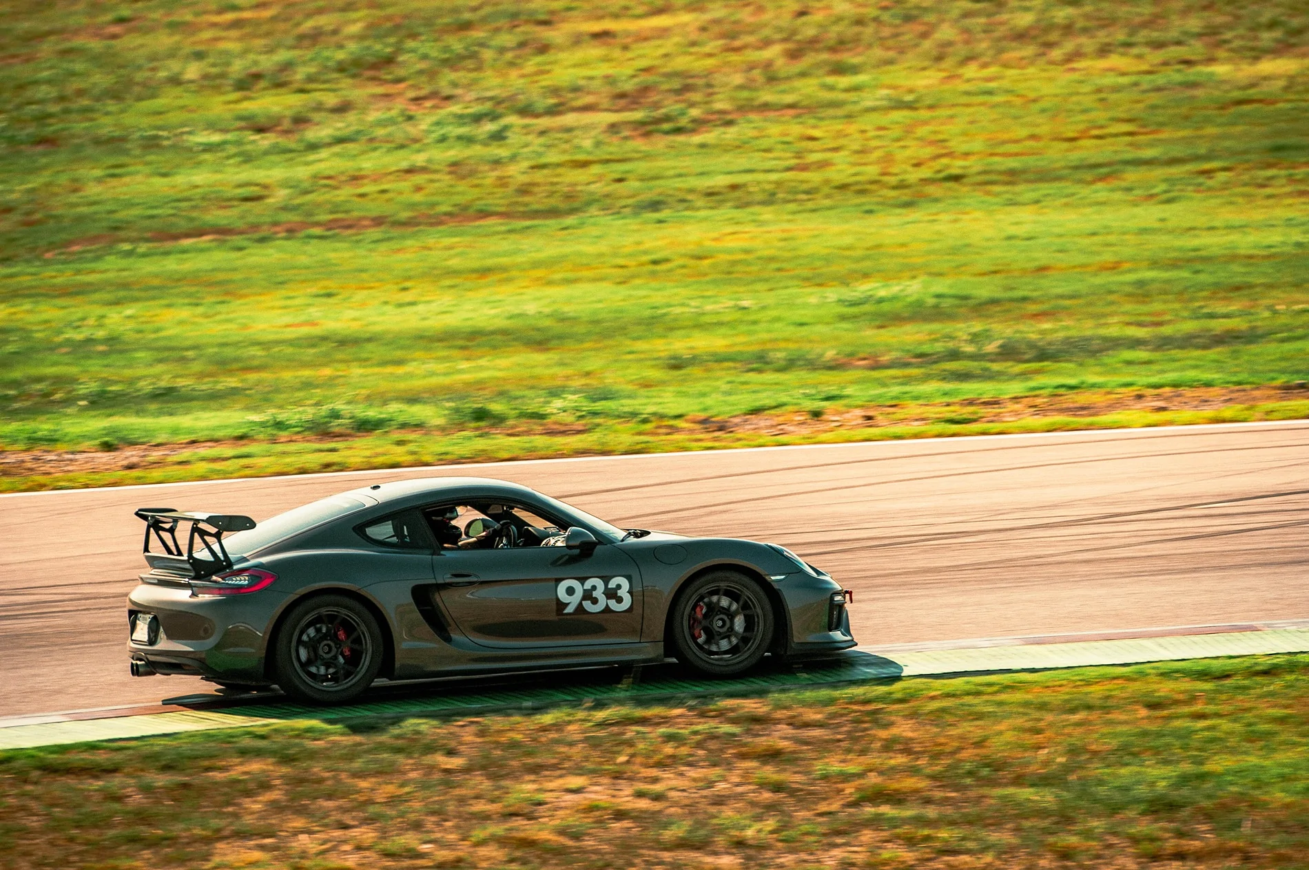 11th Gen Honda Civic FL5 vs base 718 Cayman 2025-05-25_10-15-54