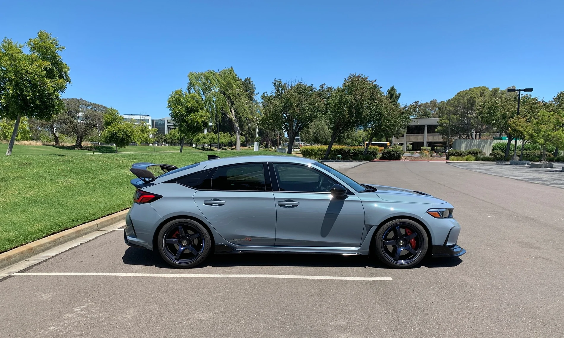 11th Gen Honda Civic Official SONIC GRAY PEARL FL5 Type R Photos Thread IMG_5749