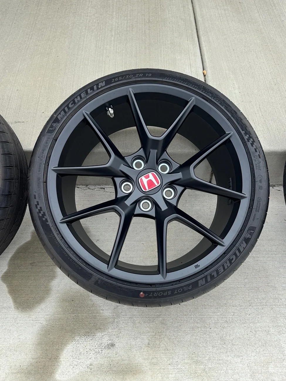 11th Gen Honda Civic Socal - SGV - 2025 Fl5 OEM wheels - Mint less than 500 miles - $1300 IMG_3792