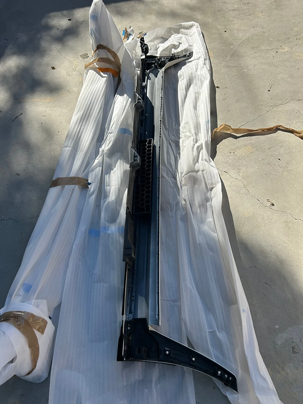 11th Gen Honda Civic Mugen Side Skirts paired with OEM Champ White side skirt IMG_8863