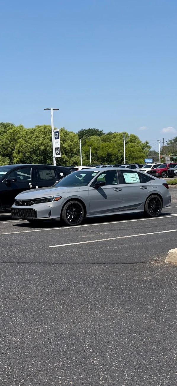 11th Gen Honda Civic Crystal Black or Urban Gray Si? IMG_6085
