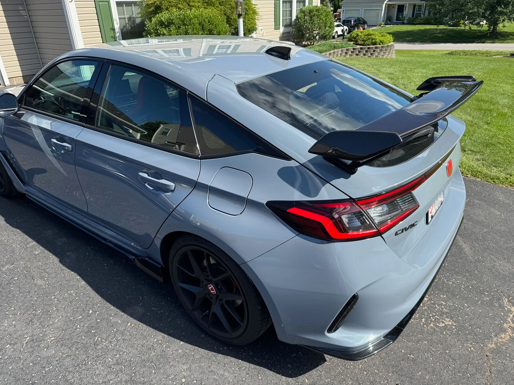 11th Gen Honda Civic Build quality issues with OEM carbon fiber spoiler IMG_4035