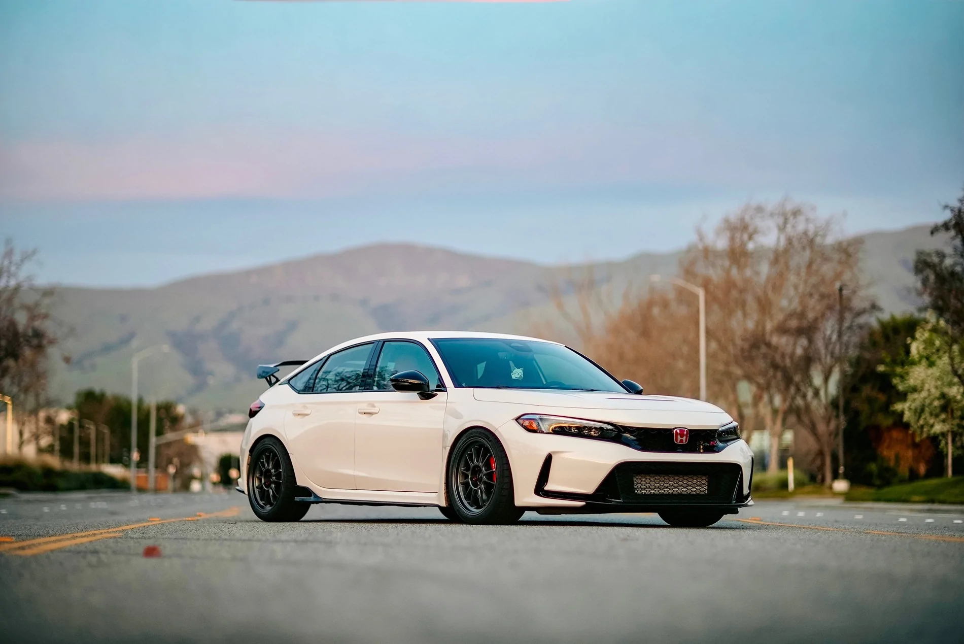 11th Gen Honda Civic Official CHAMPIONSHIP WHITE FL5 Type R Photos Thread _DSC4092