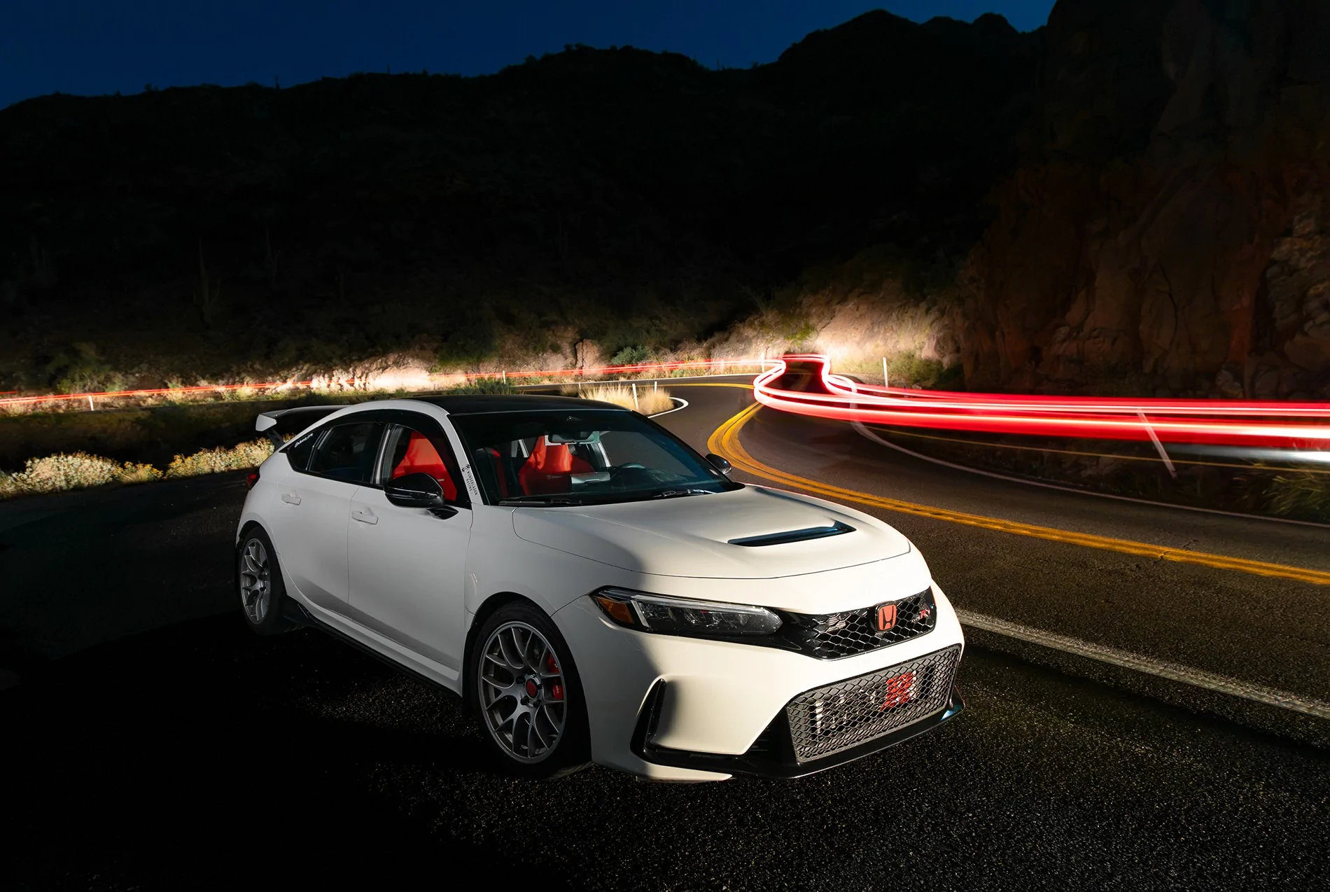 11th Gen Honda Civic Official CHAMPIONSHIP WHITE FL5 Type R Photos Thread _O3A1021-Edit